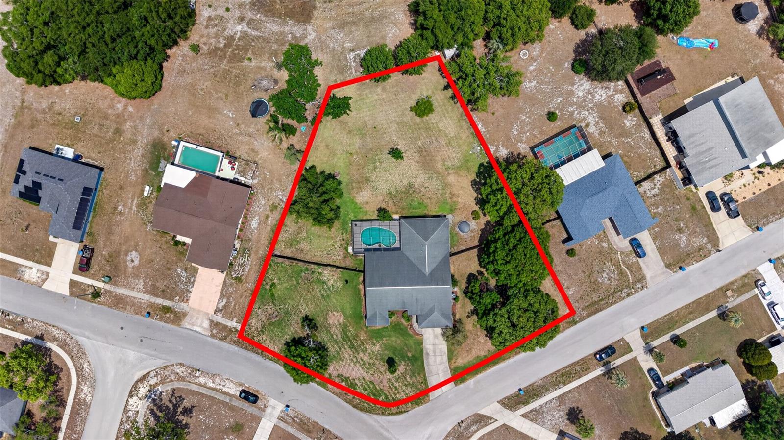 Listing photo id 54 for 4329 Andres Street