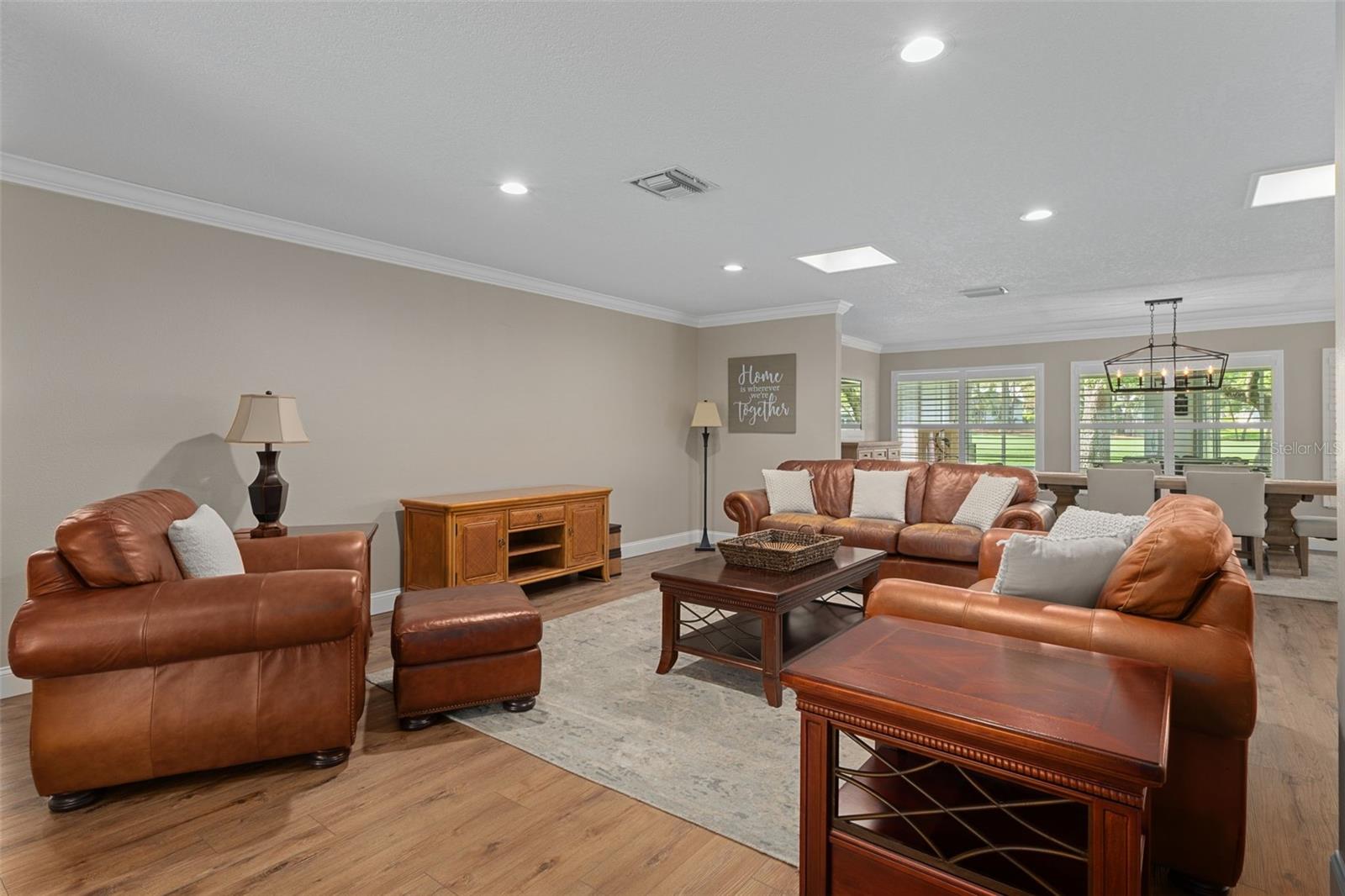 Listing photo id 5 for 6357 Pine Meadows Drive