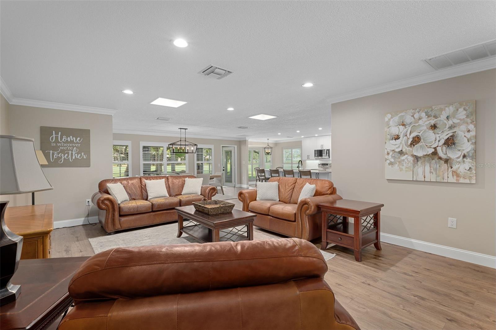 Listing photo id 6 for 6357 Pine Meadows Drive