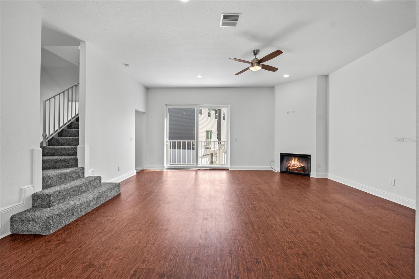 Image 5 of 48 For 5732 Biscayne Court 1