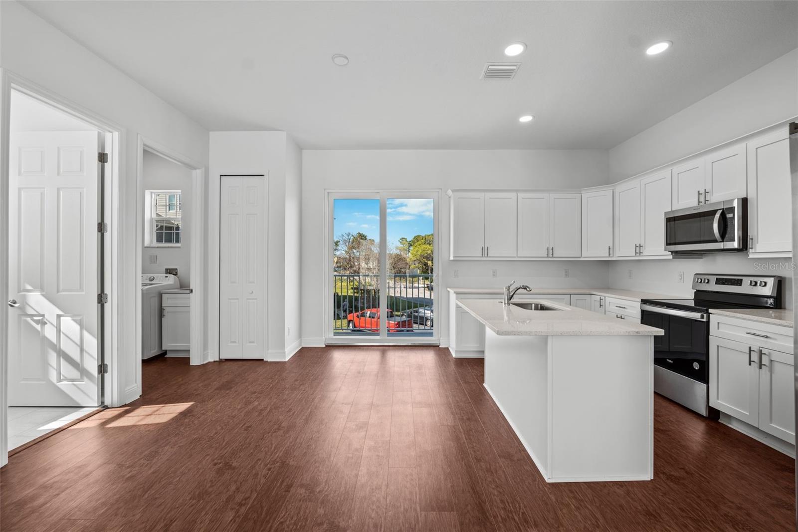 Image 6 of 48 For 5732 Biscayne Court 1