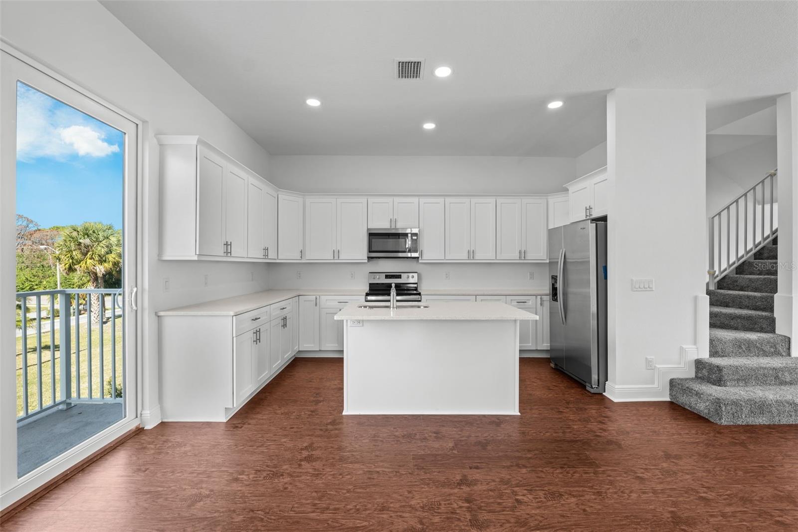 Image 8 of 48 For 5732 Biscayne Court 1