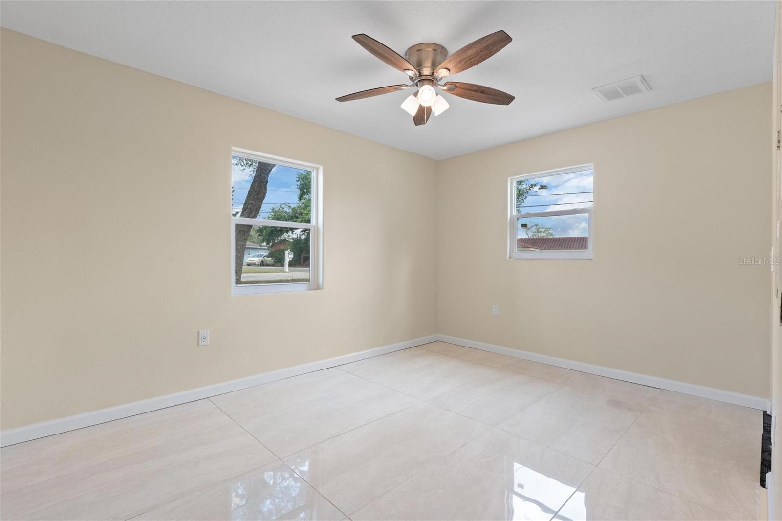 Image 10 of 35 For 743 Bayshore Drive