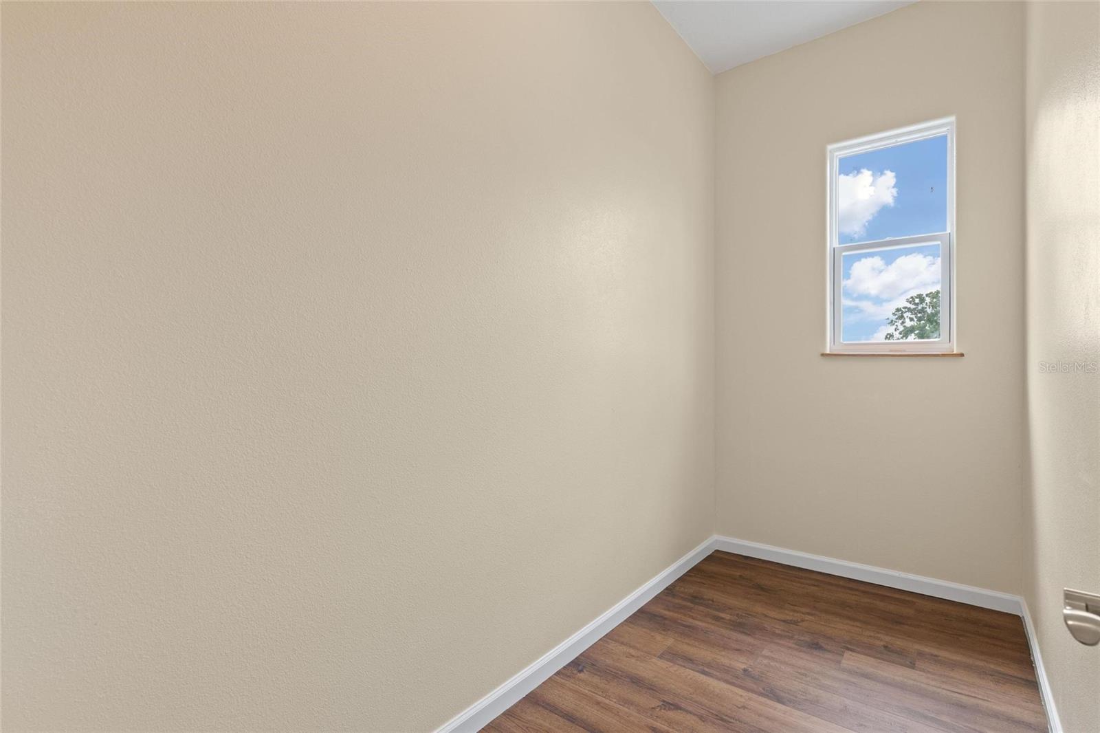 Image 24 of 35 For 743 Bayshore Drive