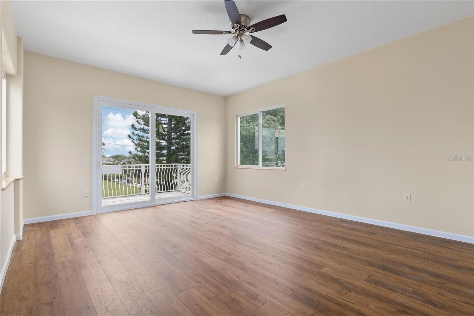 Image 25 of 35 For 743 Bayshore Drive