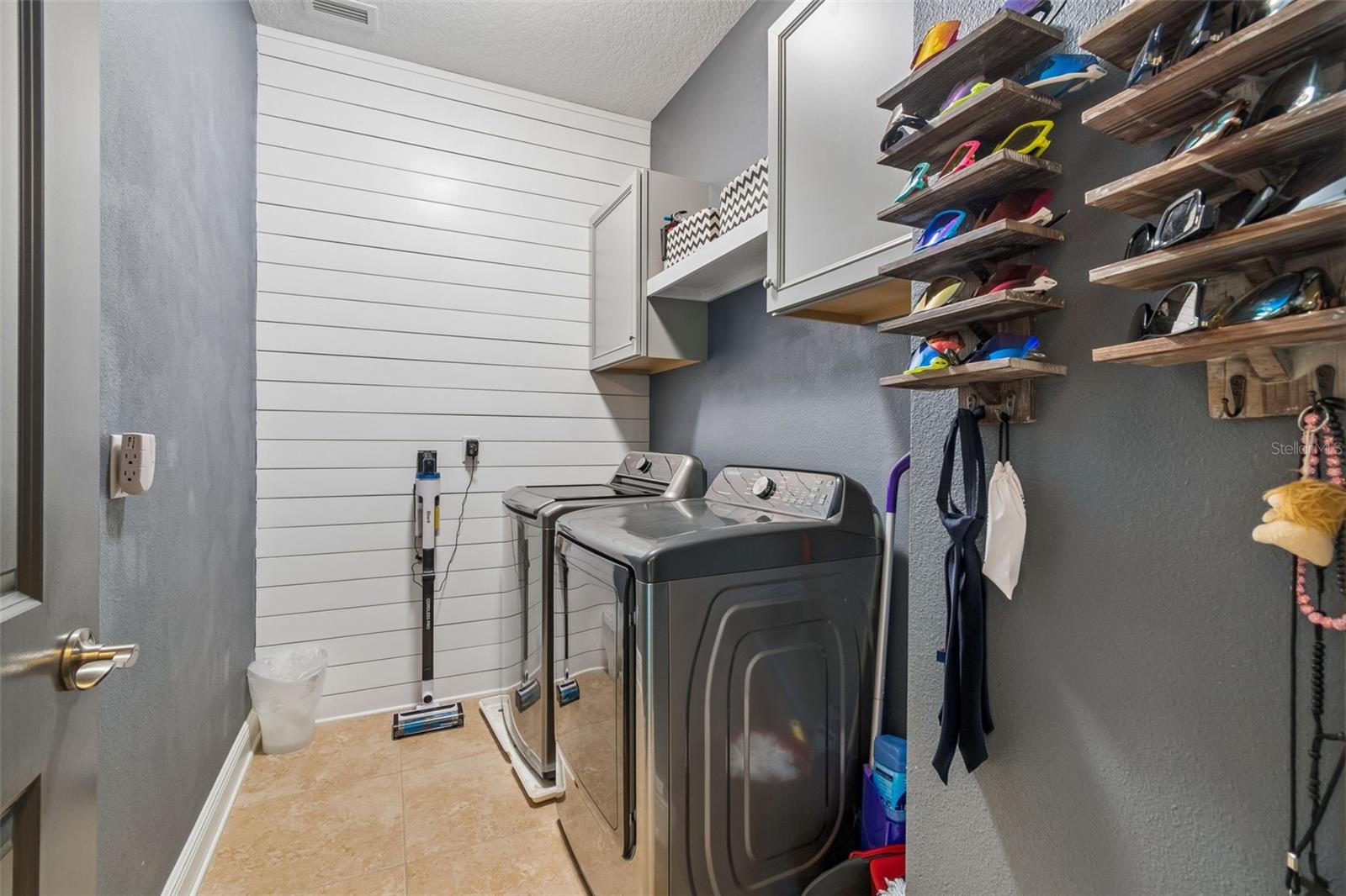 Image 13 of 95 For 4051 Mellon Drive