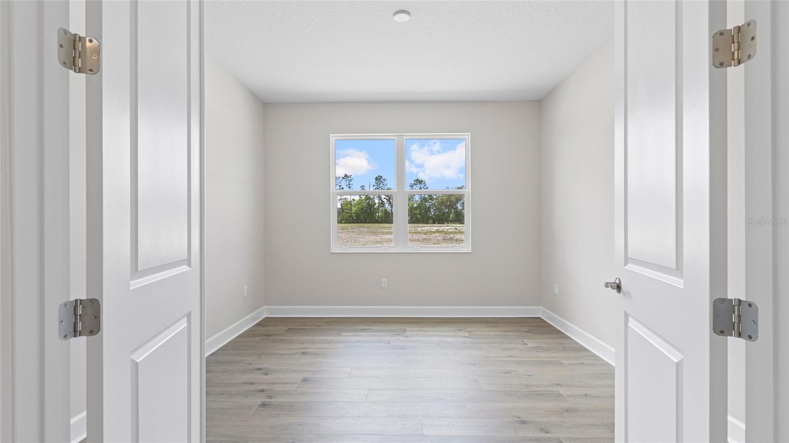 Image 6 of 28 For 1293 Twin Farms Court