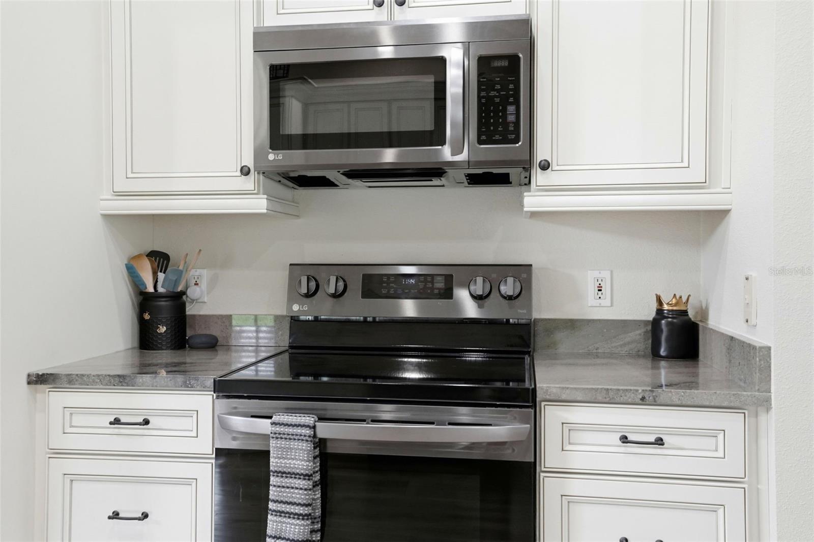 Image 10 of 37 For 11437 Deercroft Court