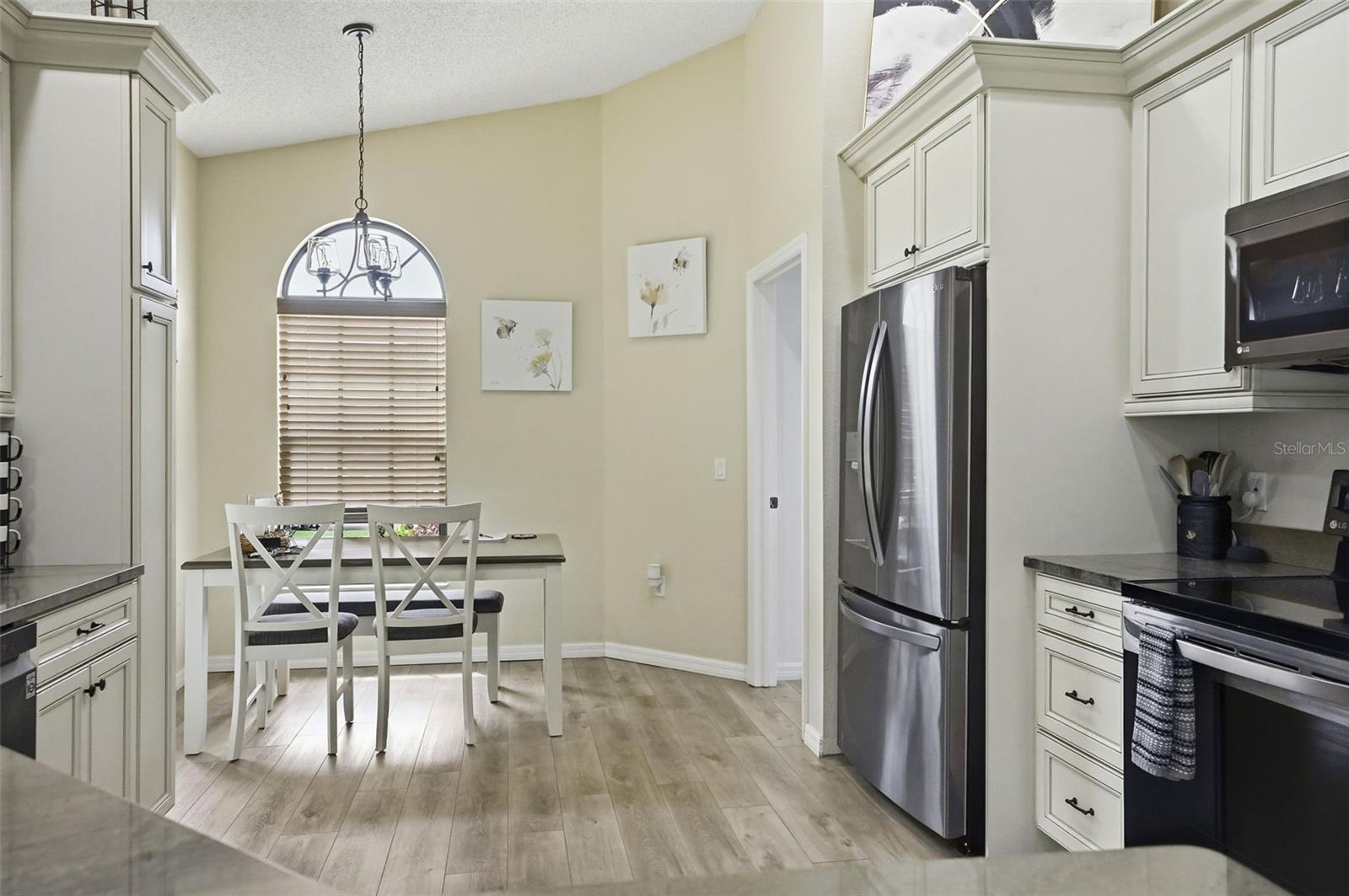 Image 14 of 37 For 11437 Deercroft Court