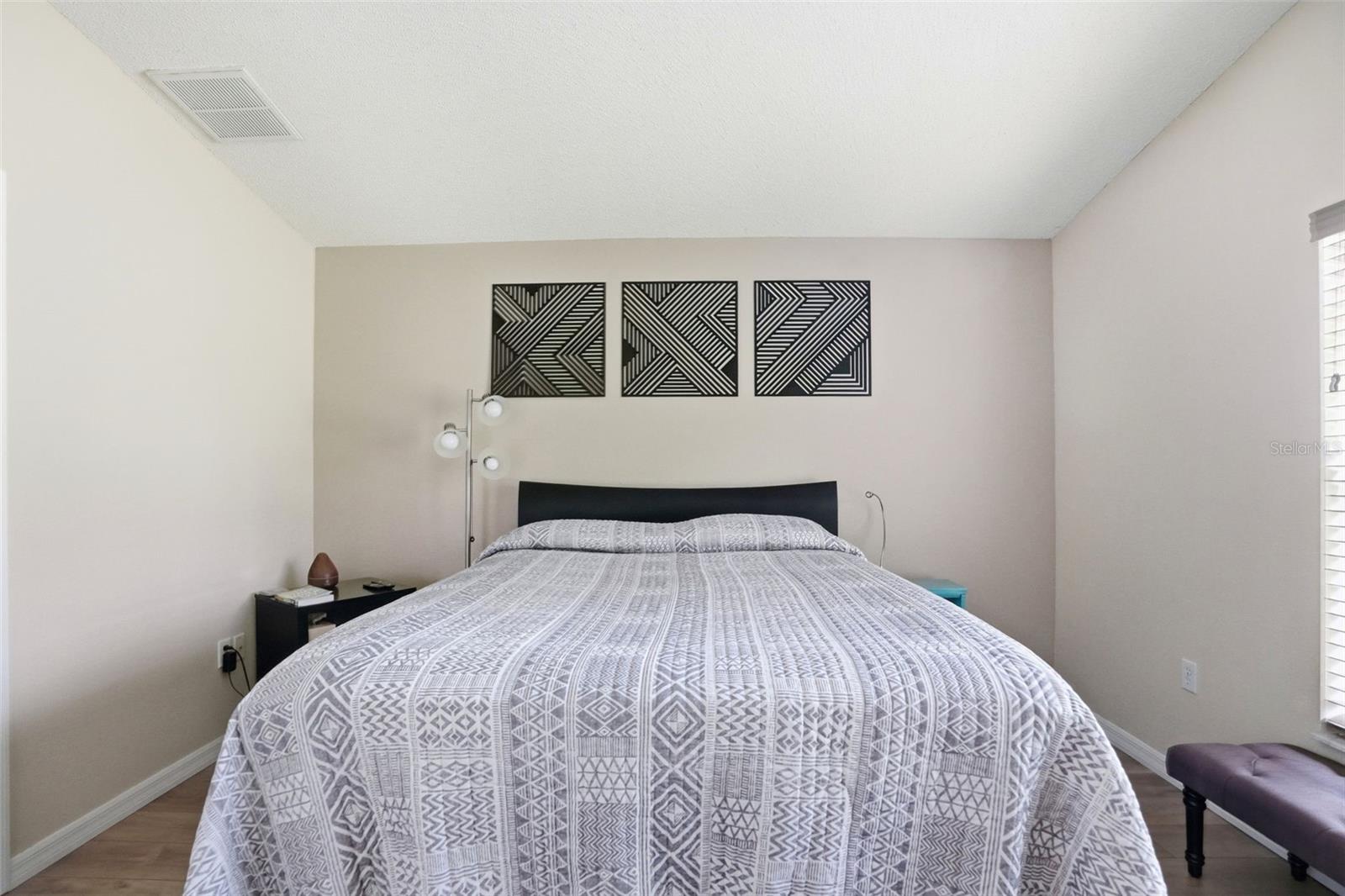 Image 21 of 37 For 11437 Deercroft Court