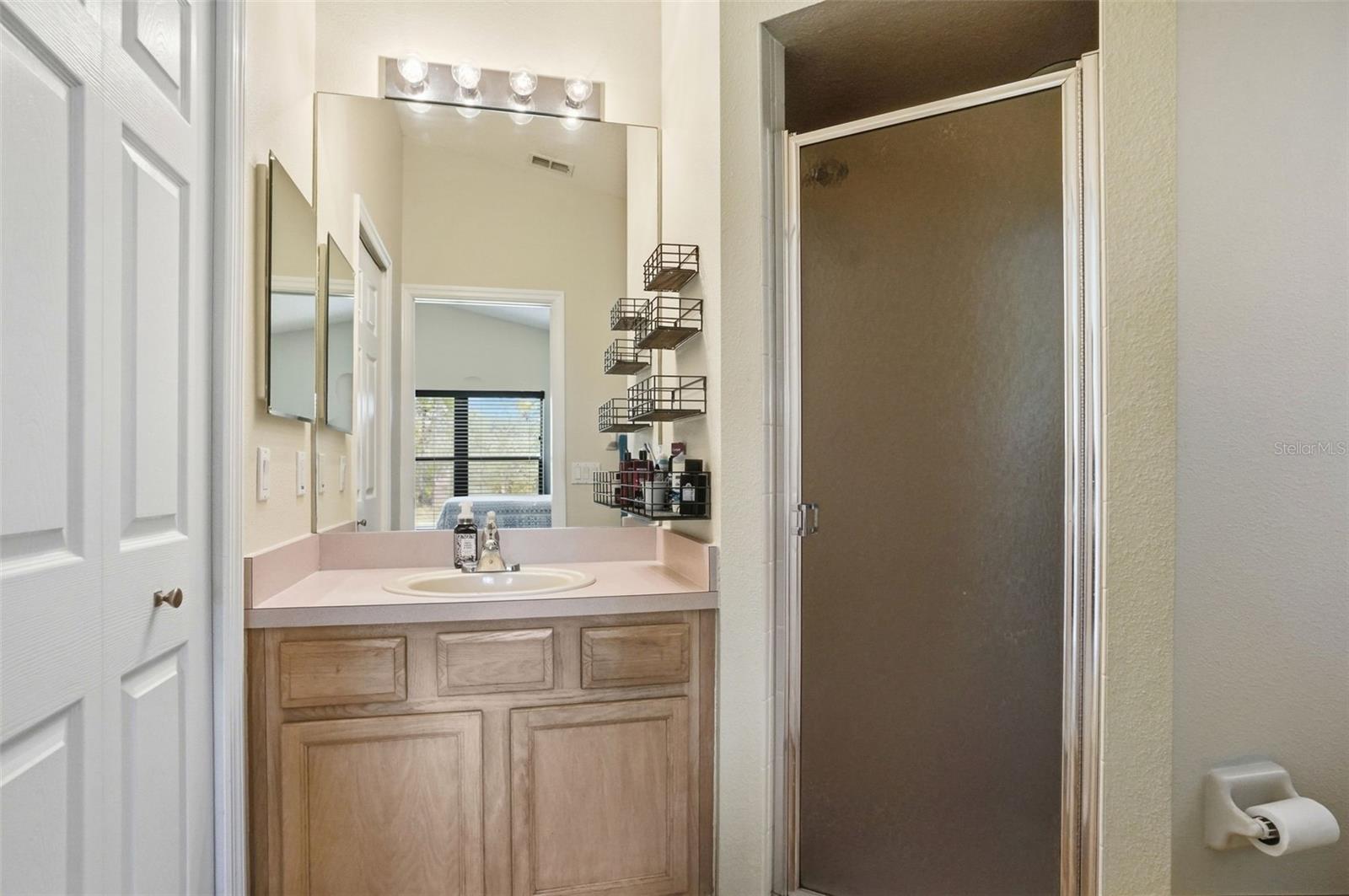 Image 23 of 37 For 11437 Deercroft Court