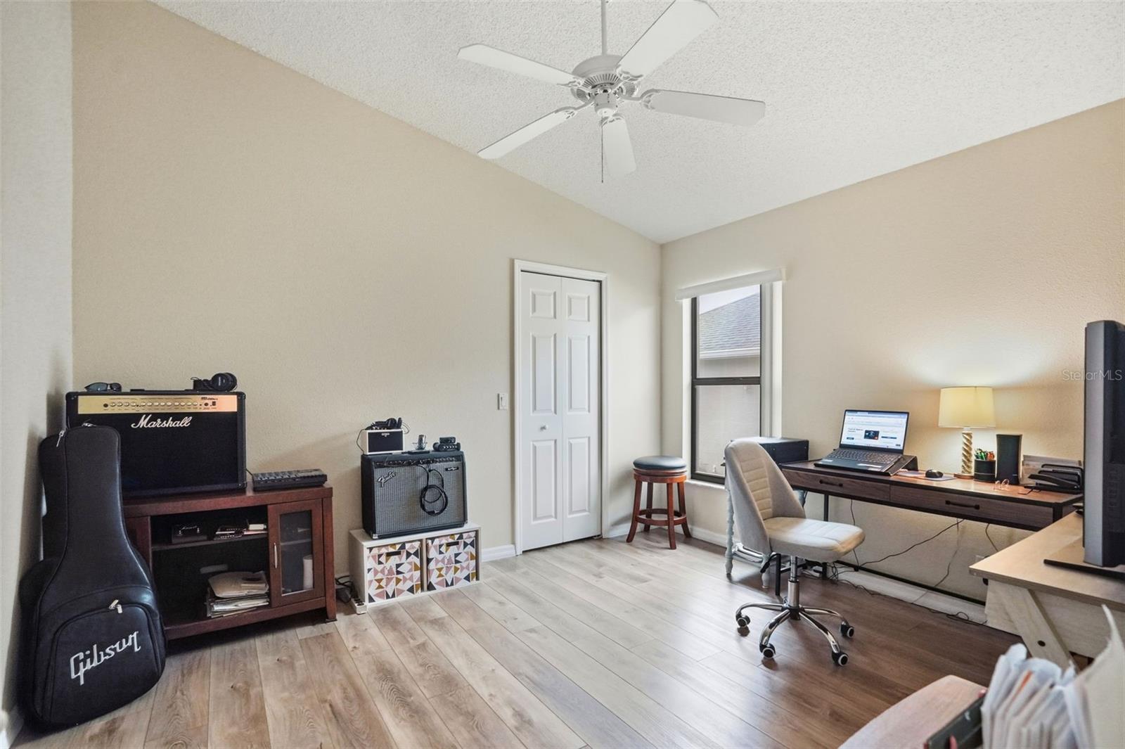 Image 24 of 37 For 11437 Deercroft Court