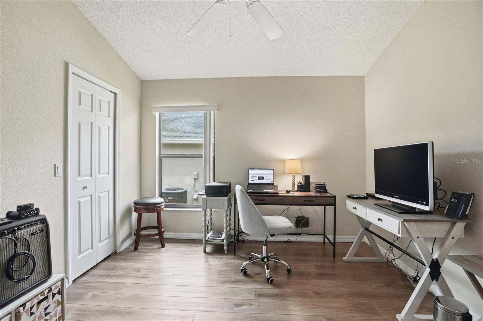 Image 27 of 37 For 11437 Deercroft Court