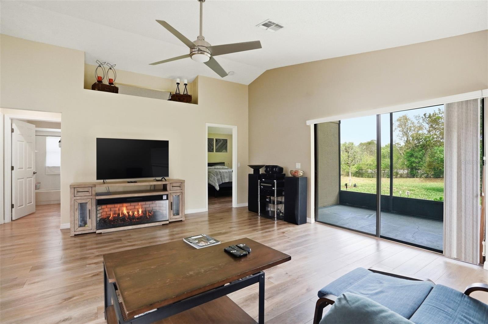 Image 7 of 37 For 11437 Deercroft Court