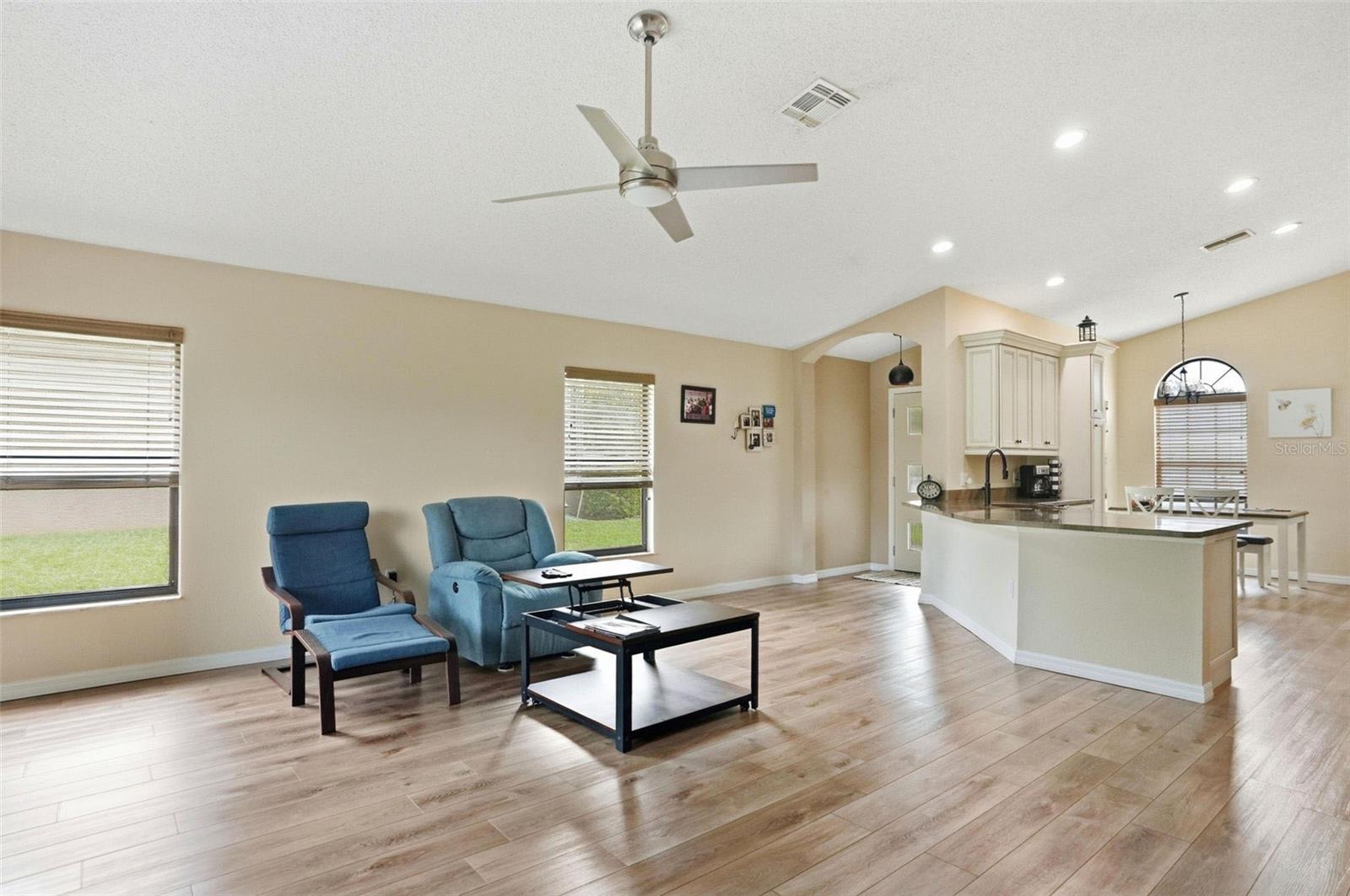 Image 8 of 37 For 11437 Deercroft Court