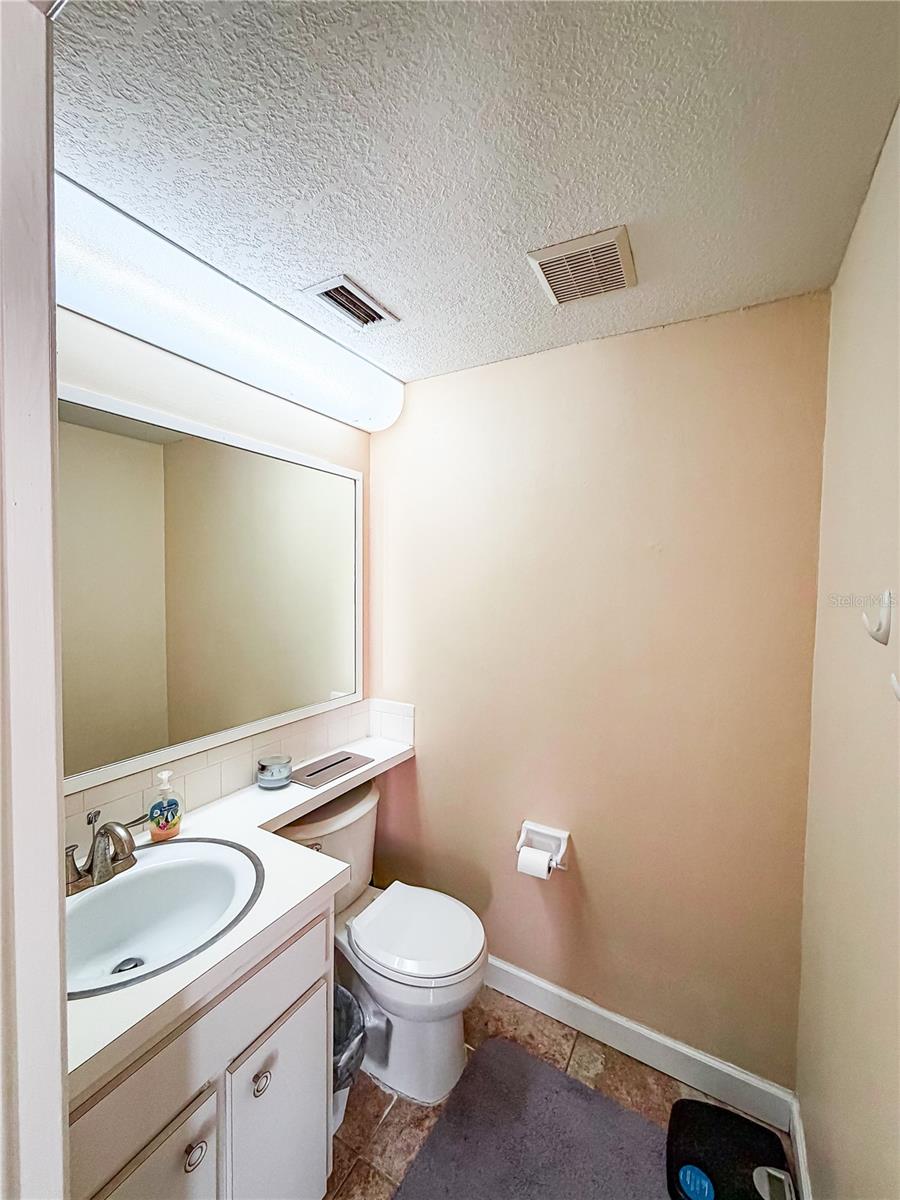 Image 11 of 19 For 7526 Santa Fe Trail