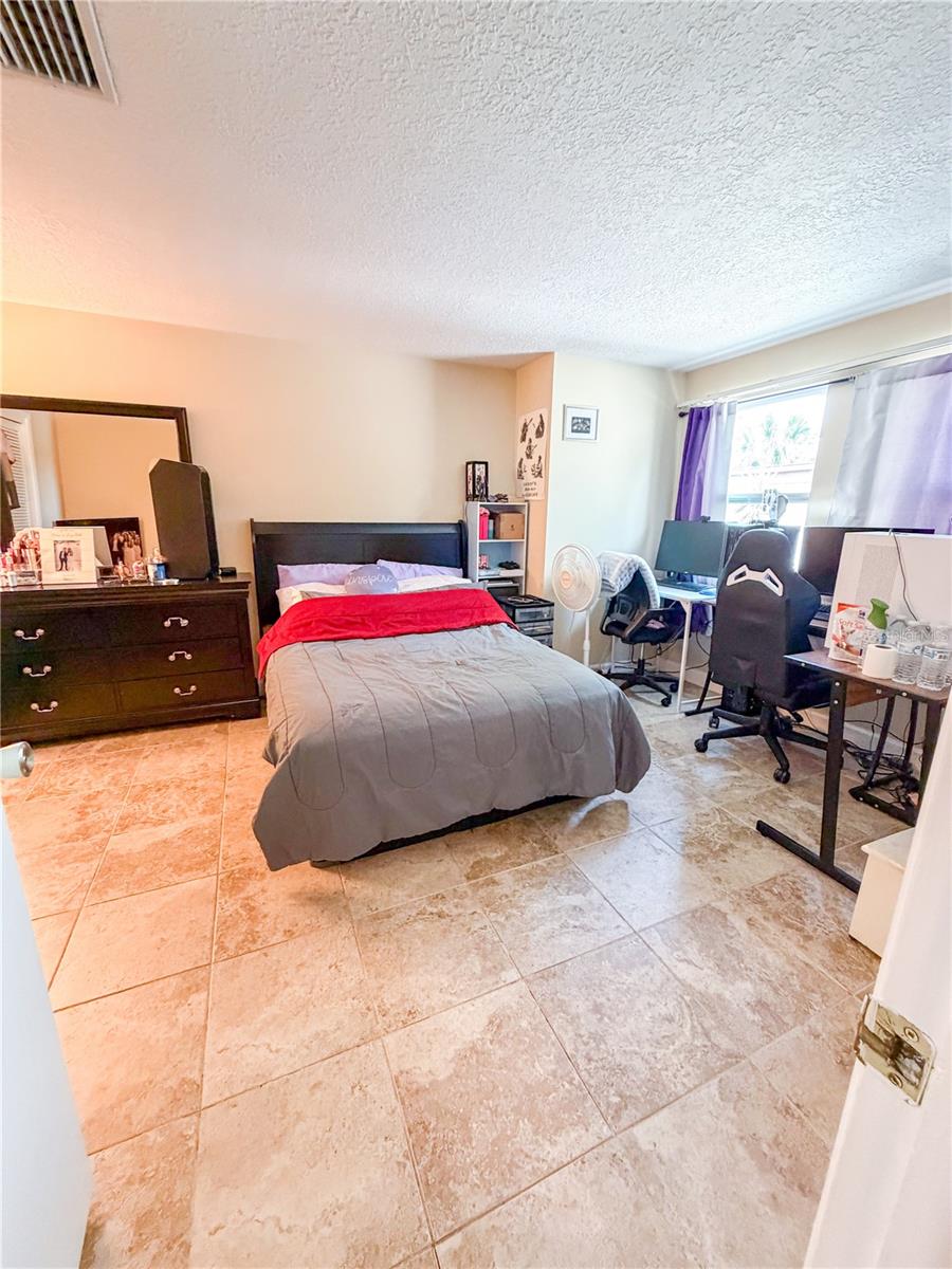 Image 15 of 19 For 7526 Santa Fe Trail