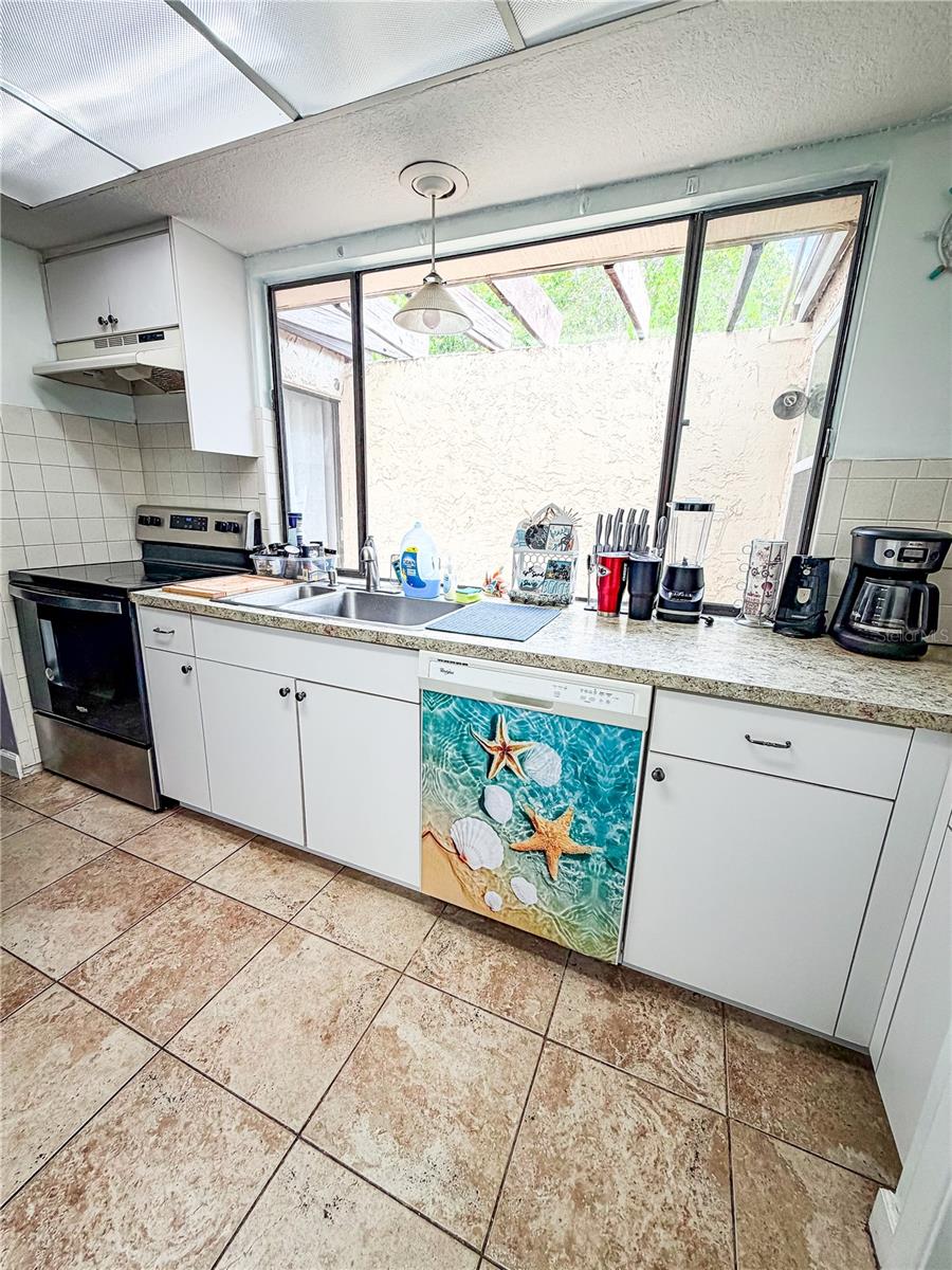 Image 7 of 19 For 7526 Santa Fe Trail