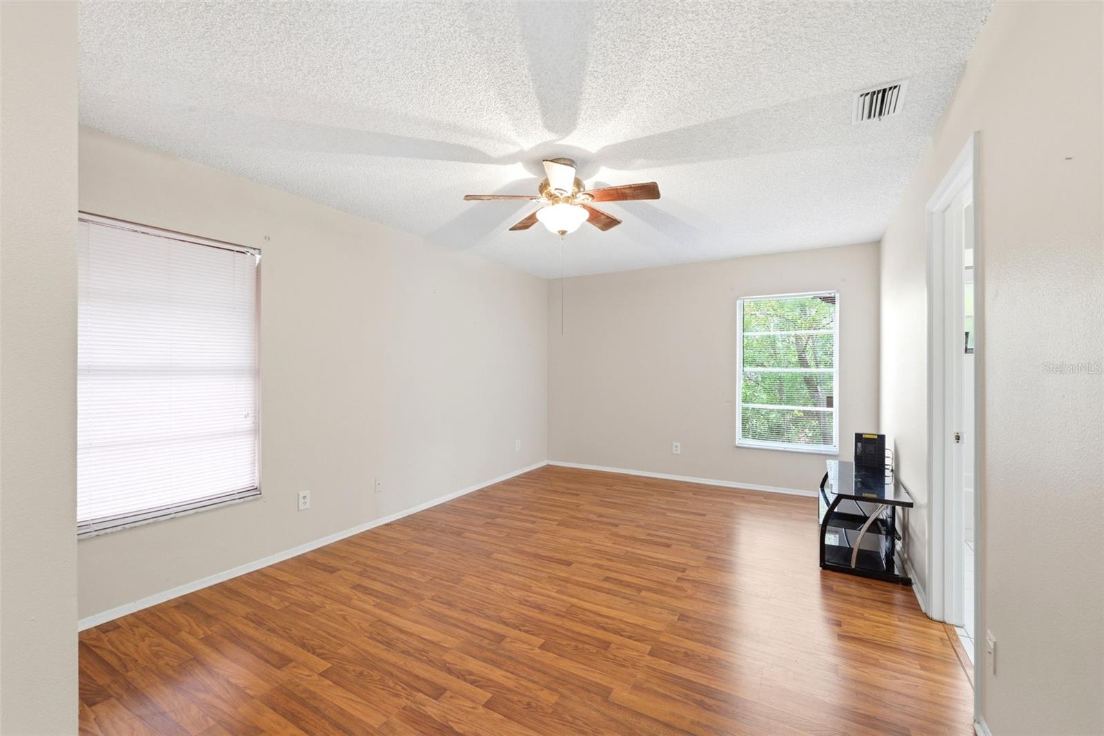 Image 11 of 31 For 10374 Timbercrest Road