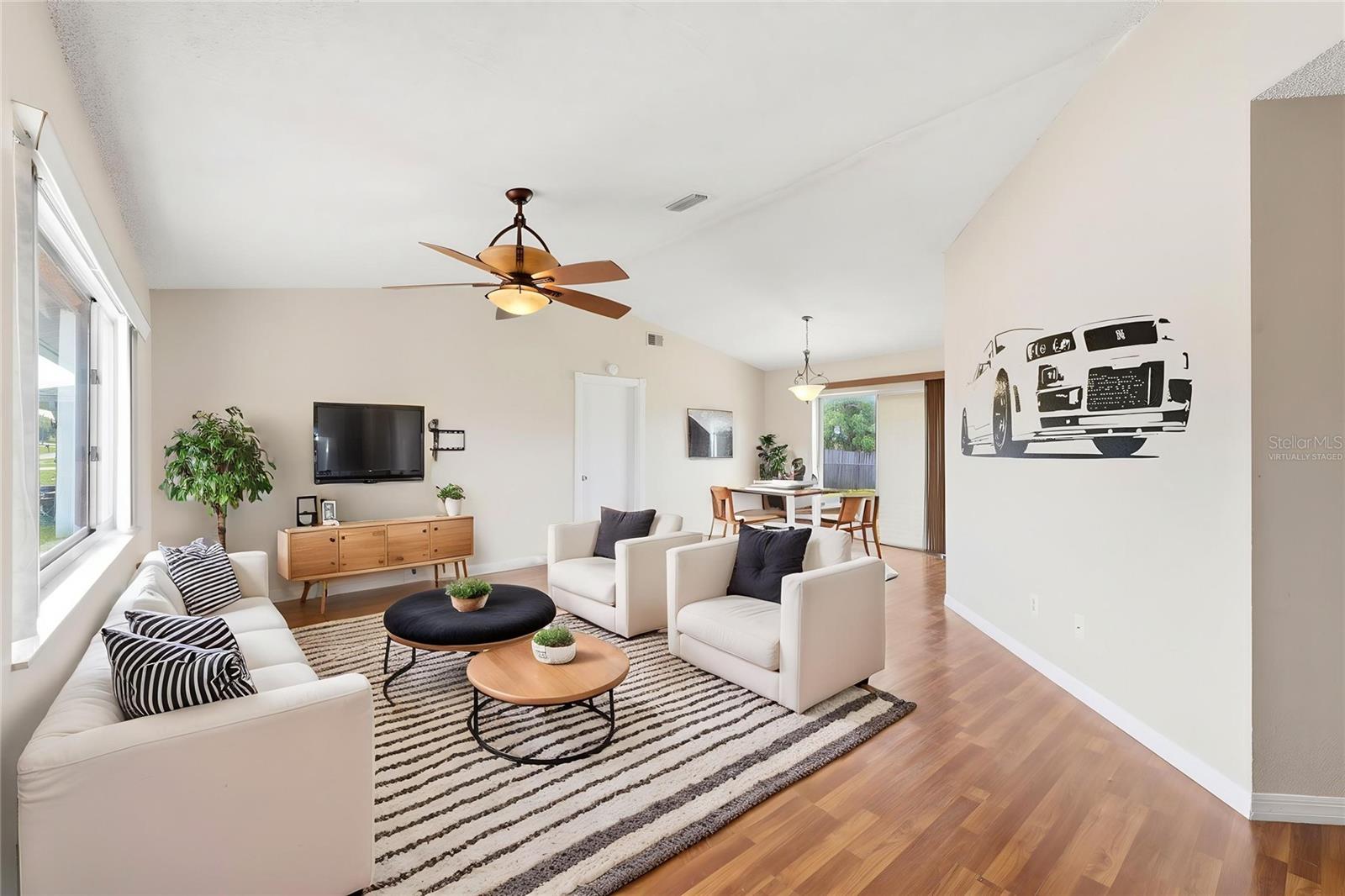 Image 5 of 31 For 10374 Timbercrest Road