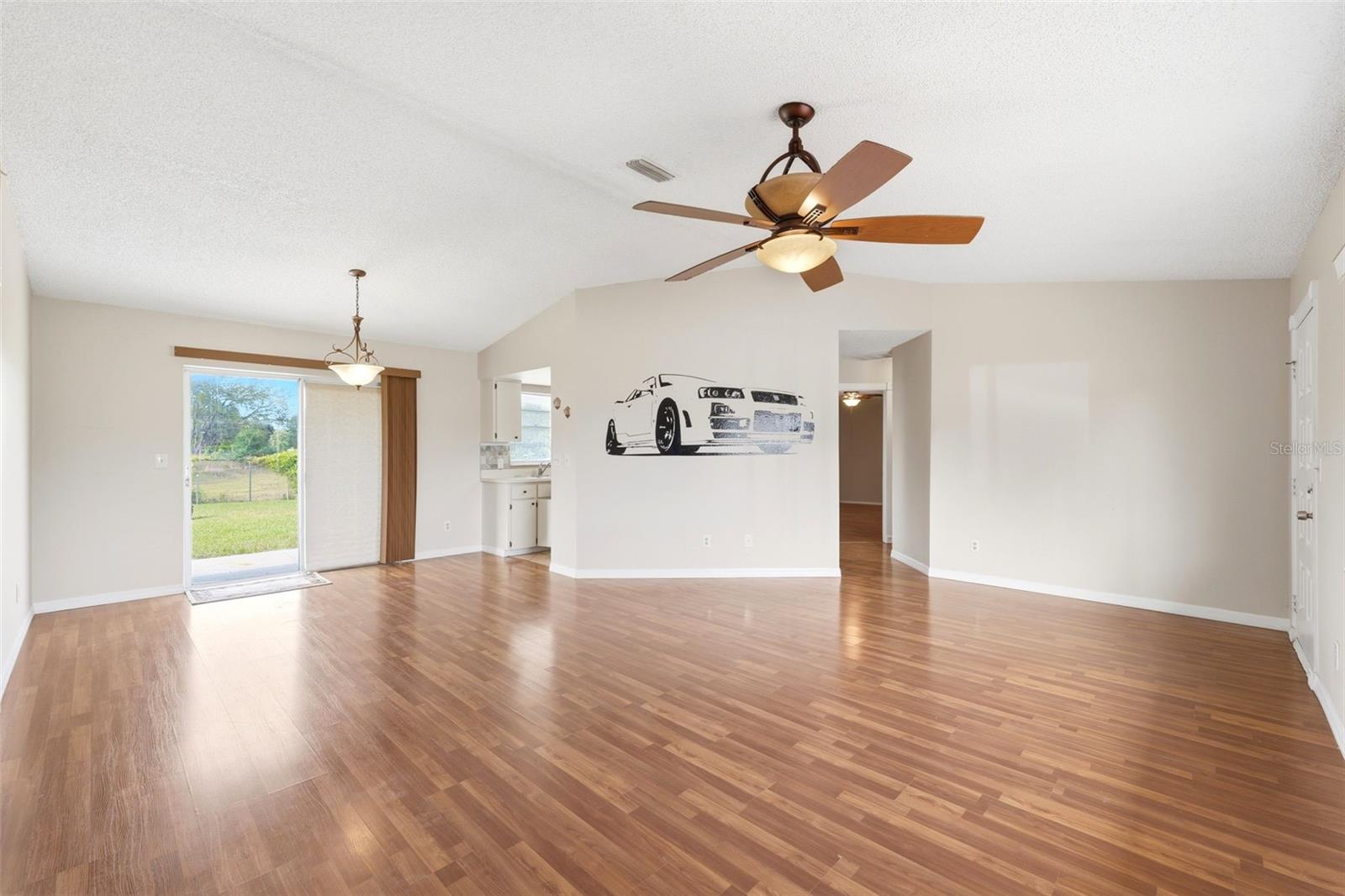 Image 6 of 31 For 10374 Timbercrest Road