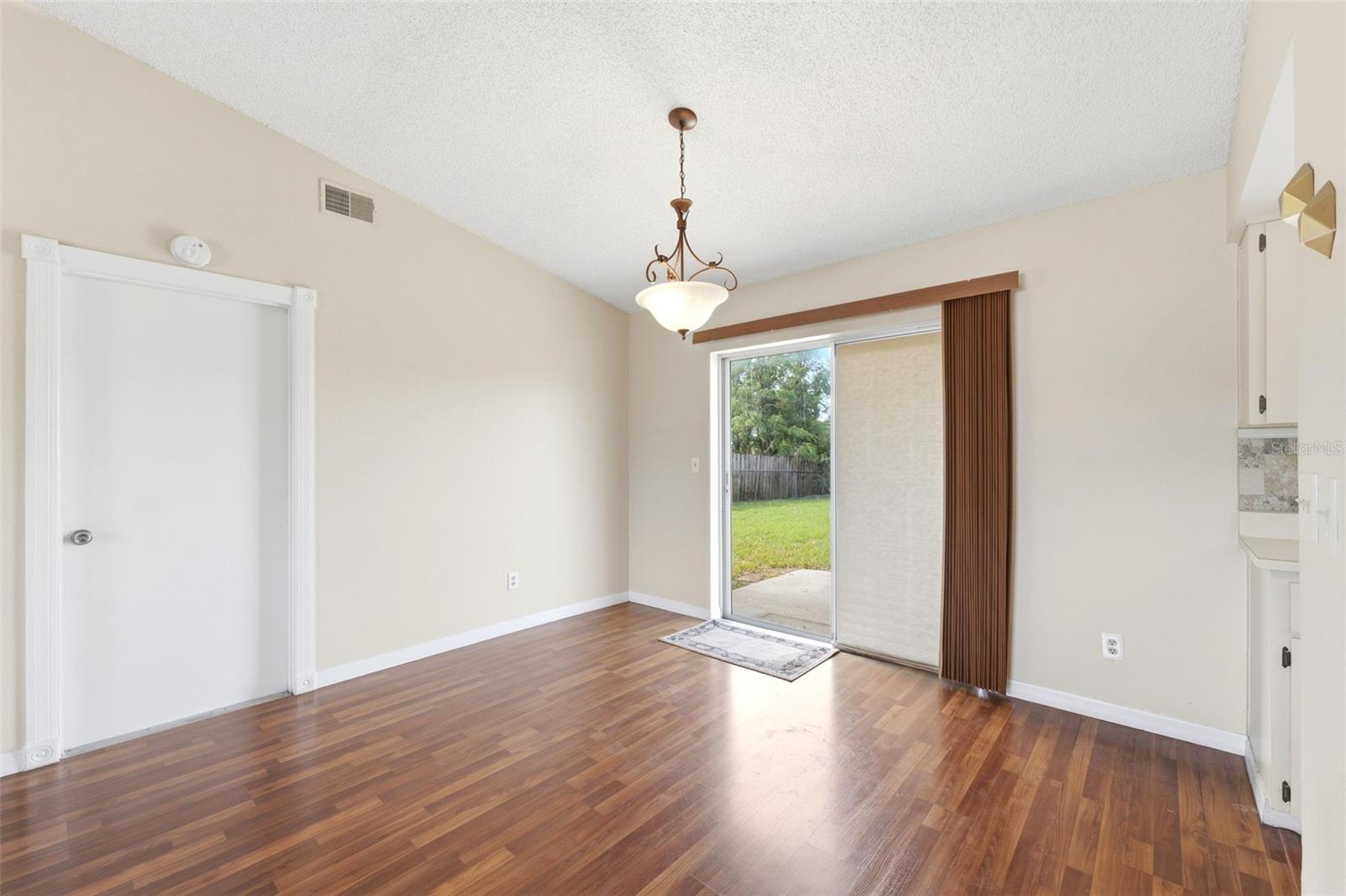 Image 7 of 31 For 10374 Timbercrest Road