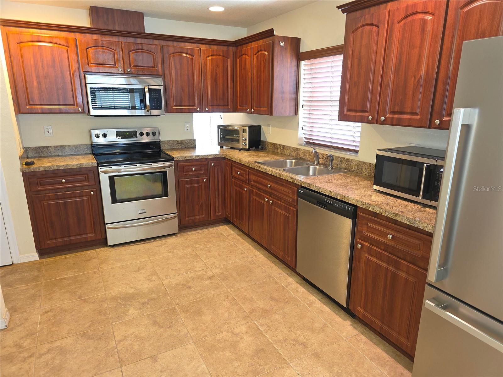 Image 3 of 19 For 4284 High Ridge Avenue