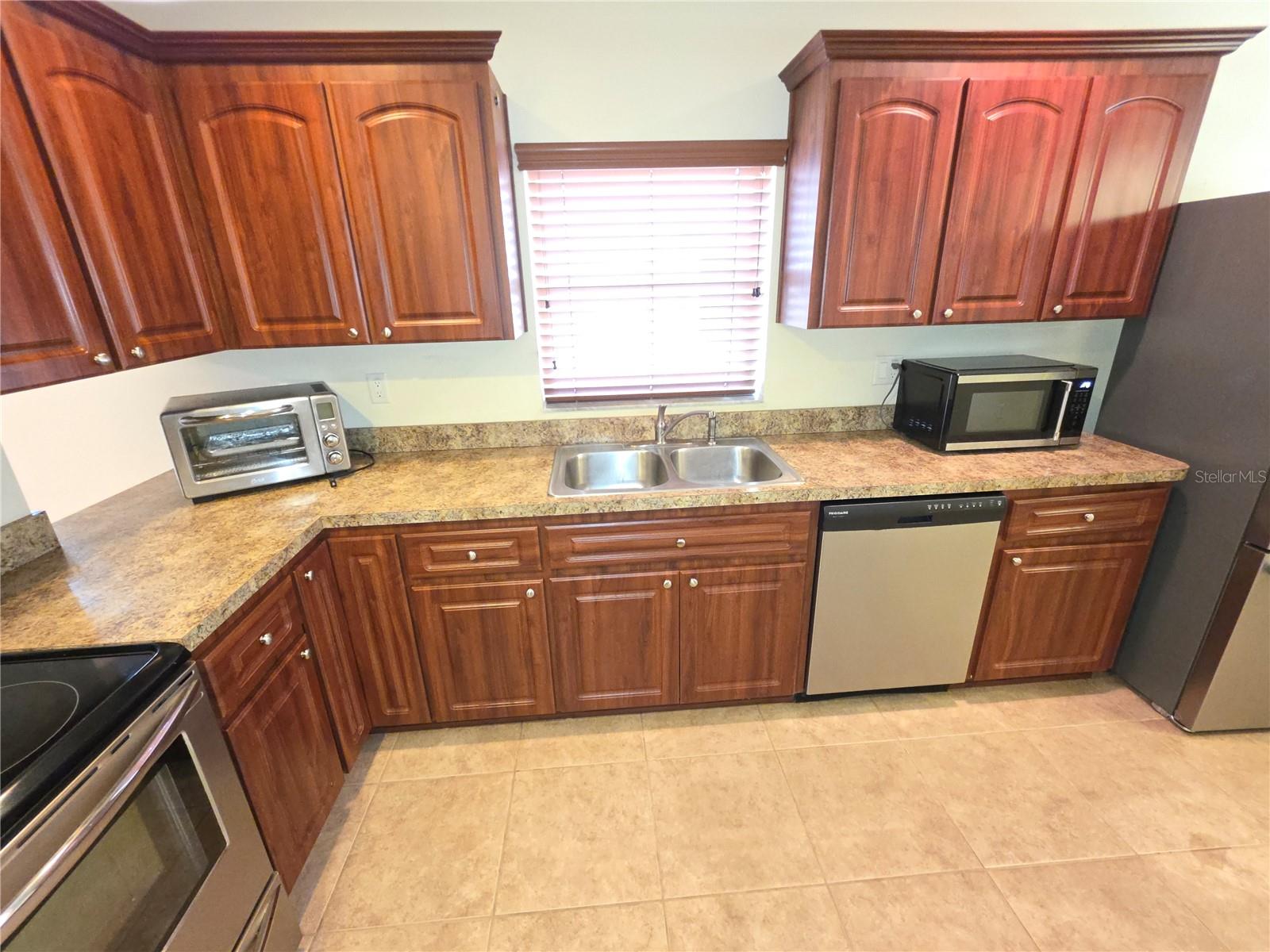 Image 4 of 19 For 4284 High Ridge Avenue