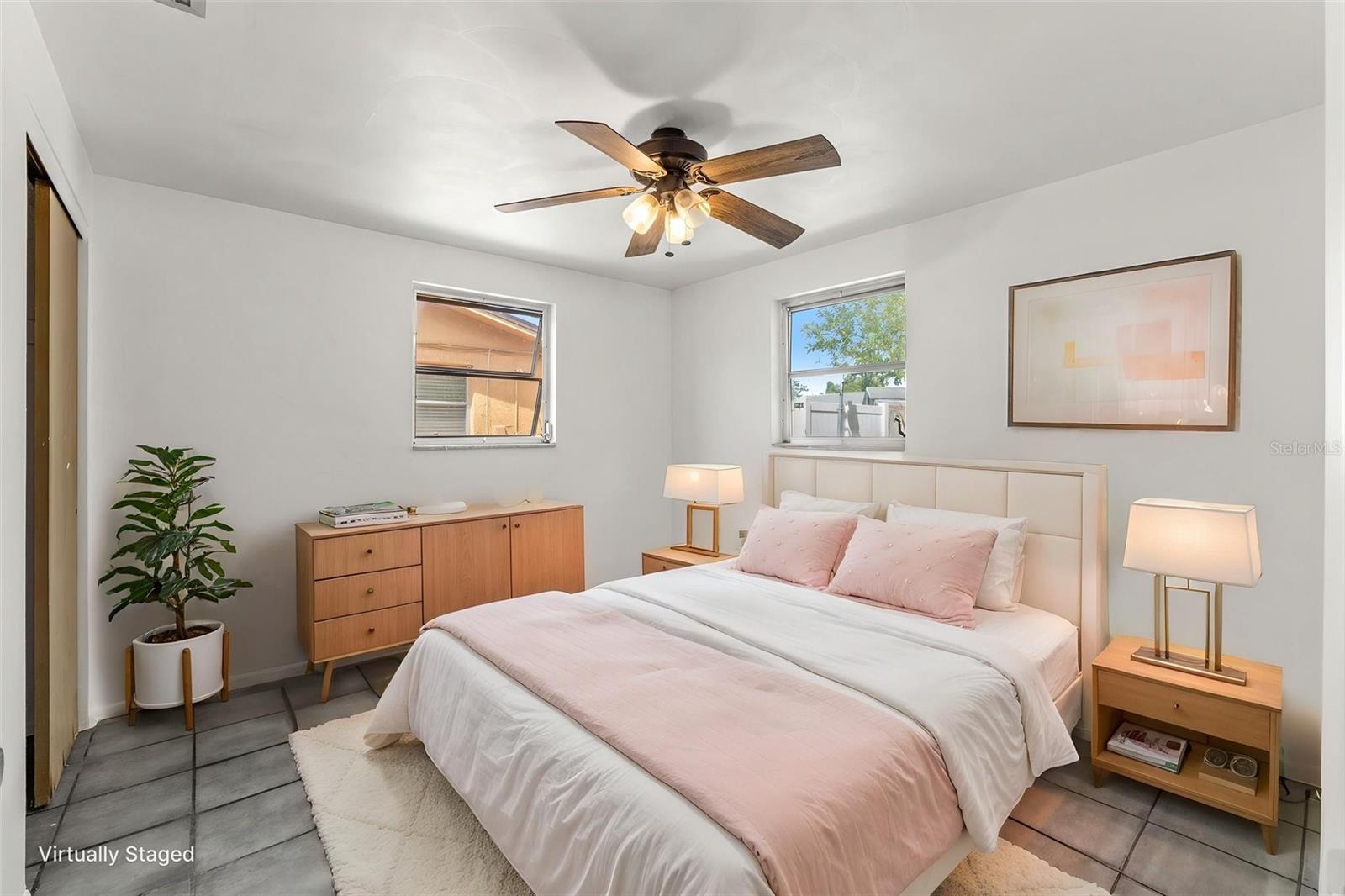 Listing photo id 13 for 1050 Saxon Lane