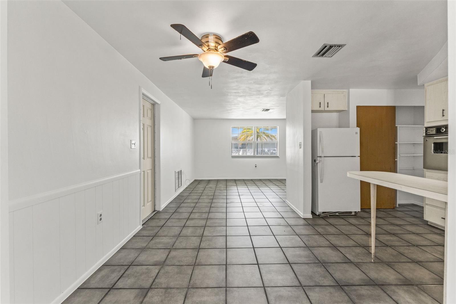 Listing photo id 26 for 1050 Saxon Lane