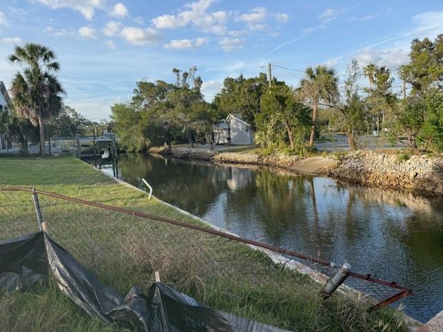 Listing photo id 4 for 5250 Miller Bayou Drive