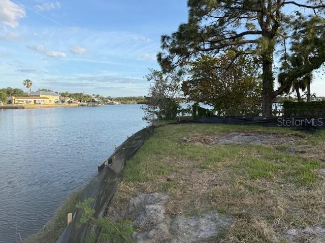 Listing photo id 5 for 5250 Miller Bayou Drive