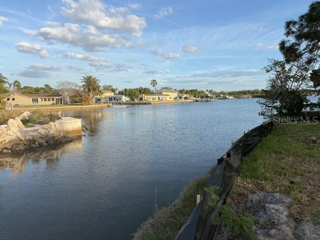 Listing photo id 6 for 5250 Miller Bayou Drive