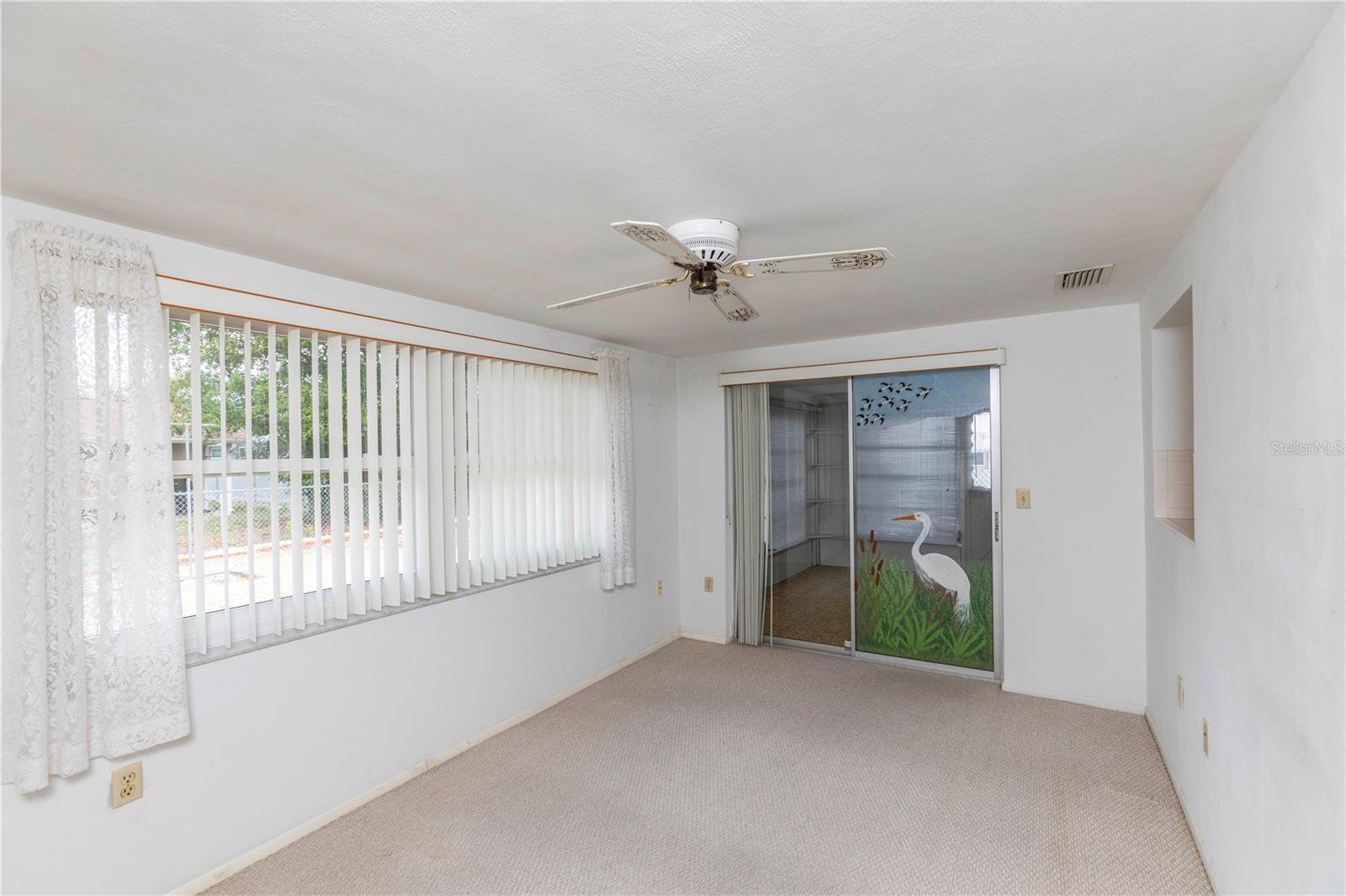 Listing photo id 11 for 7725 Greybirch Terrace