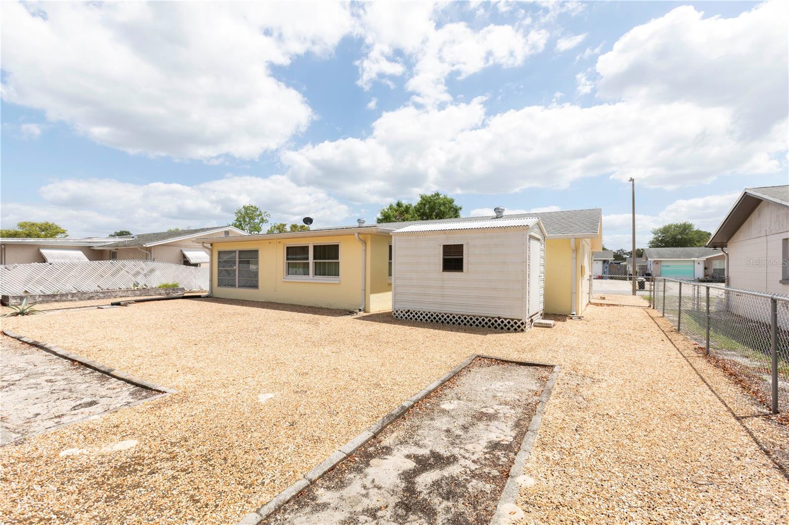 Listing photo id 16 for 7725 Greybirch Terrace