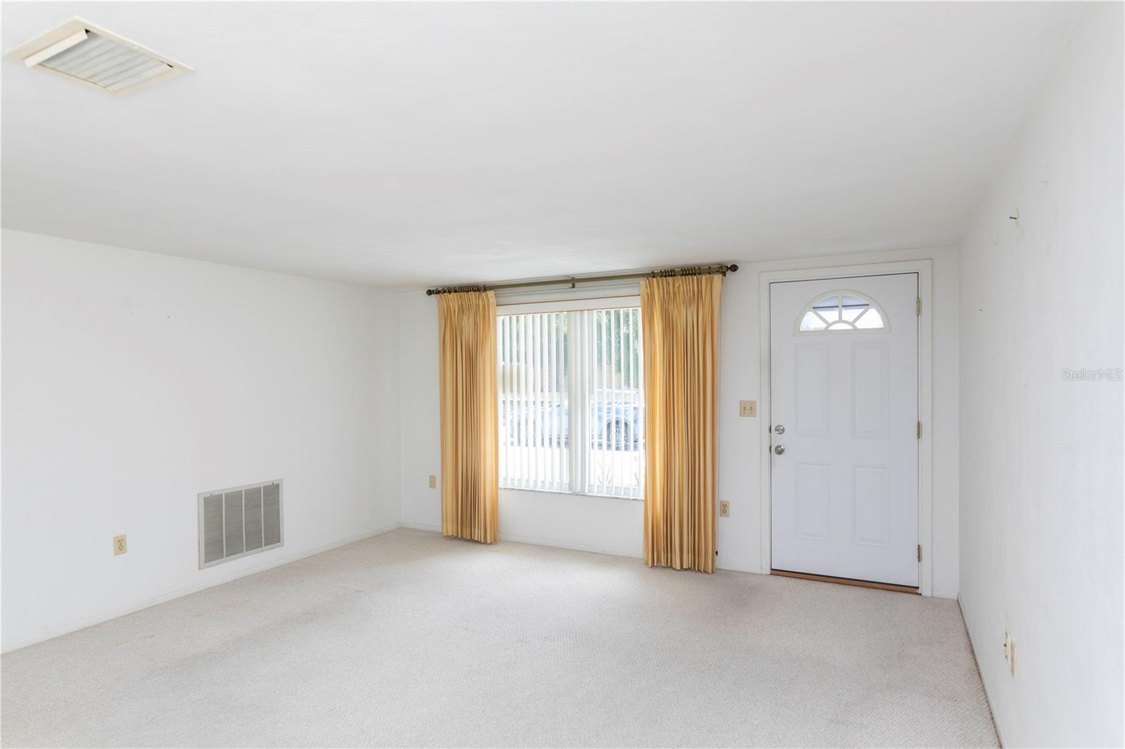 Listing photo id 21 for 7725 Greybirch Terrace