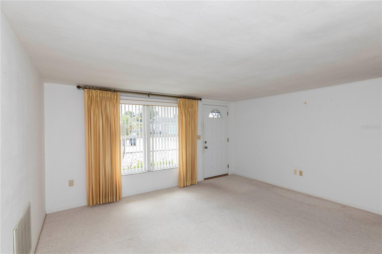 Listing photo id 22 for 7725 Greybirch Terrace