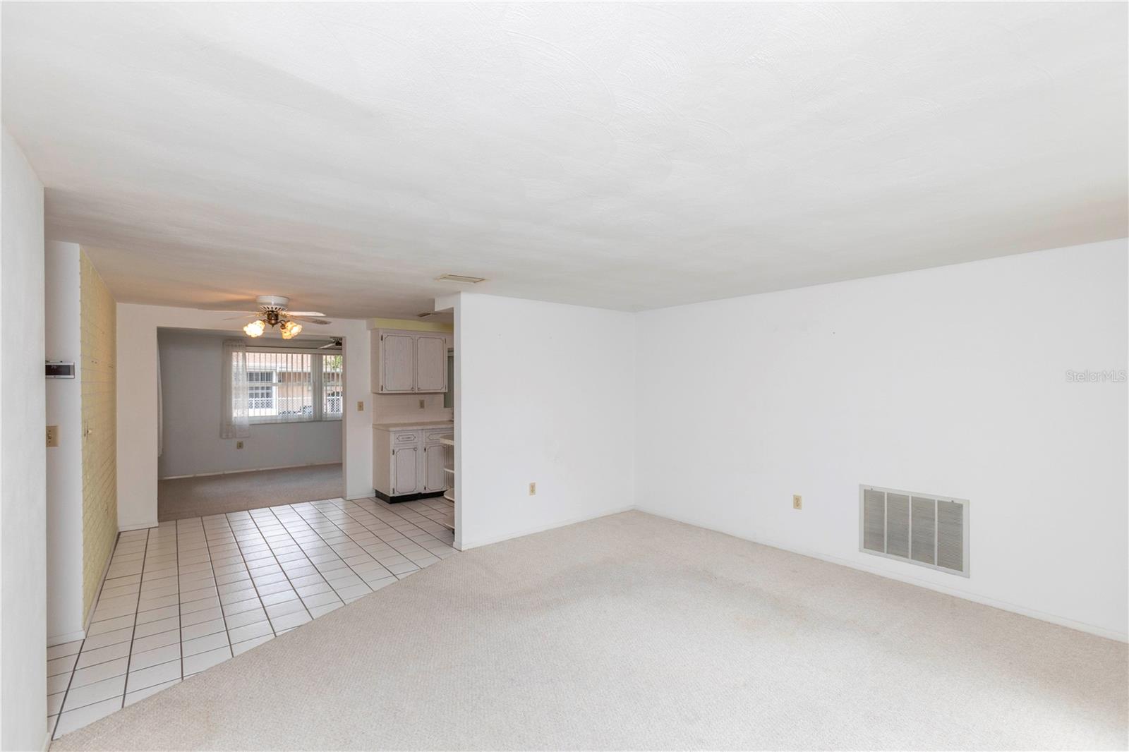 Listing photo id 1 for 7725 Greybirch Terrace