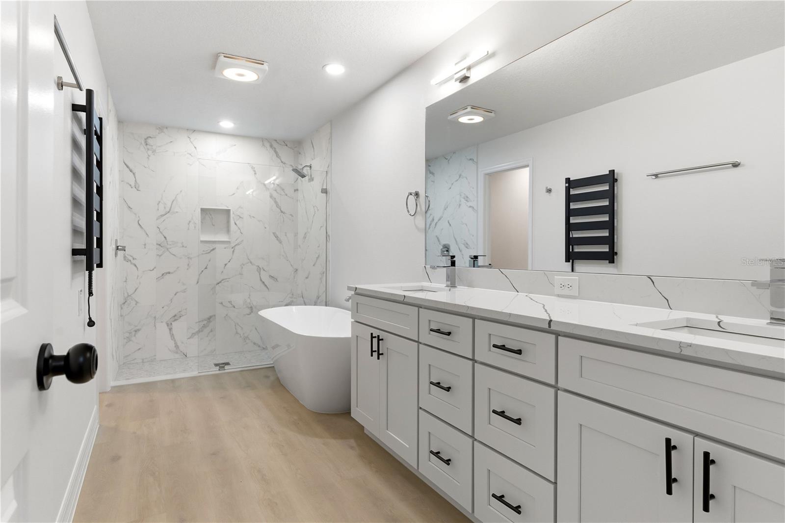 Image 19 of 45 For 12116 Petrel Avenue