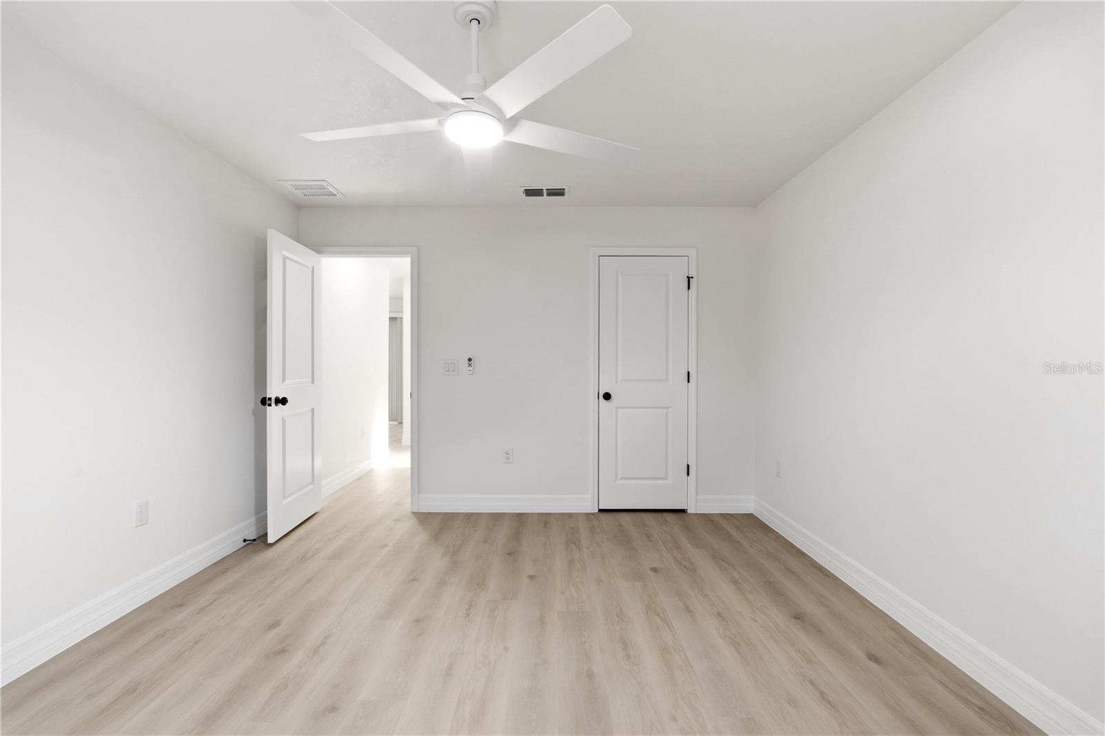 Image 27 of 45 For 12116 Petrel Avenue