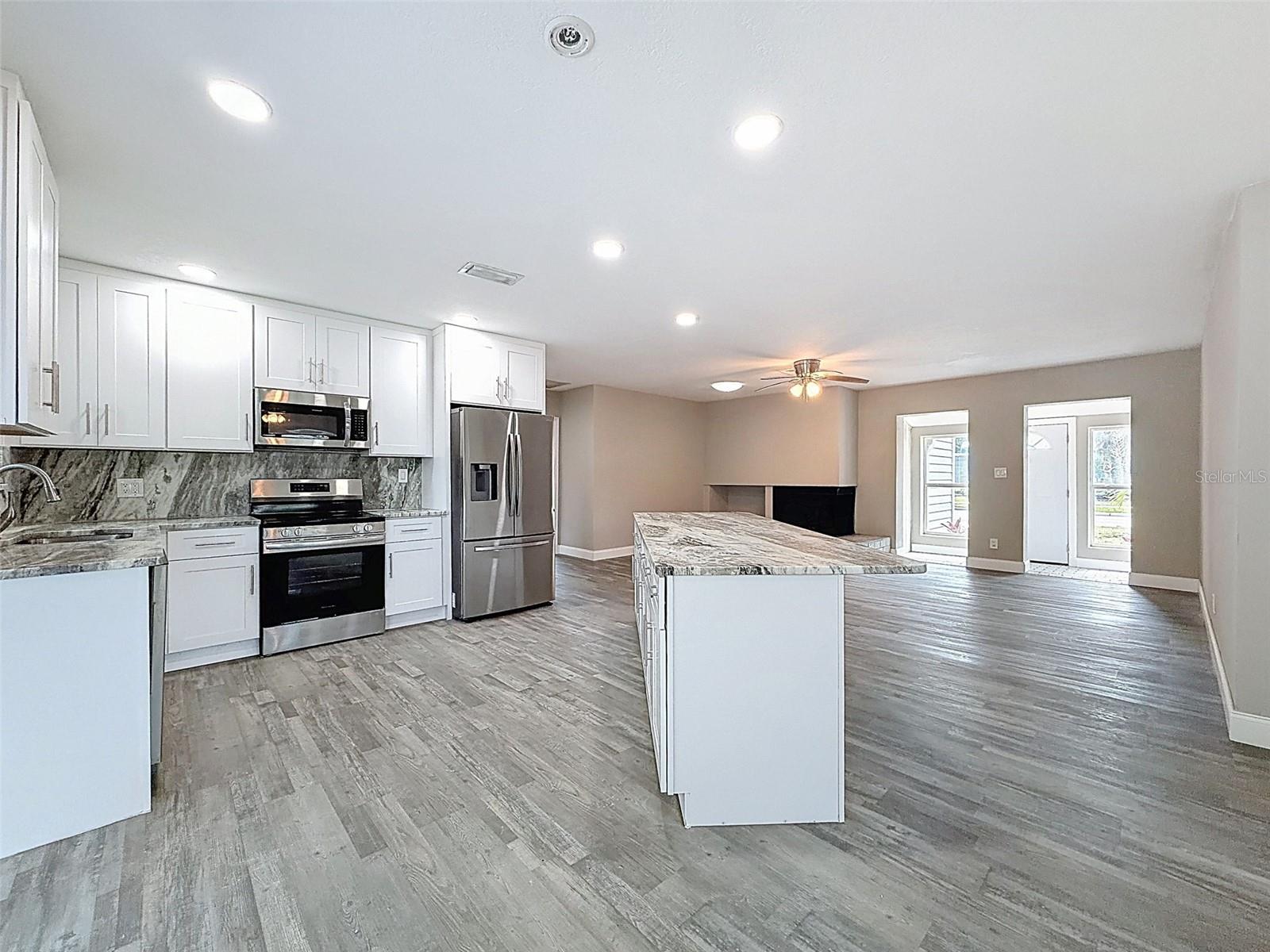 Image 11 of 39 For 4221 Shore Acres Boulevard Ne