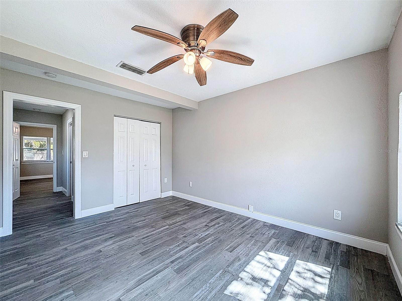 Image 20 of 39 For 4221 Shore Acres Boulevard Ne