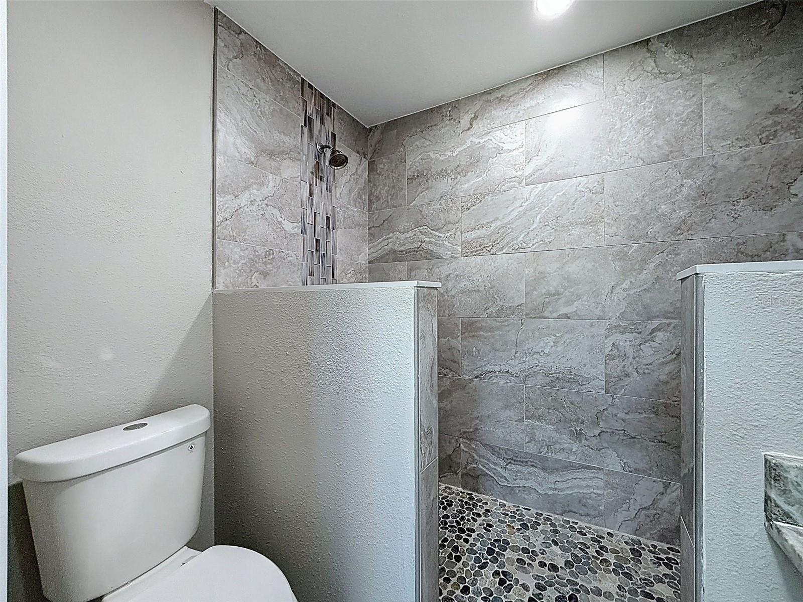 Image 23 of 39 For 4221 Shore Acres Boulevard Ne