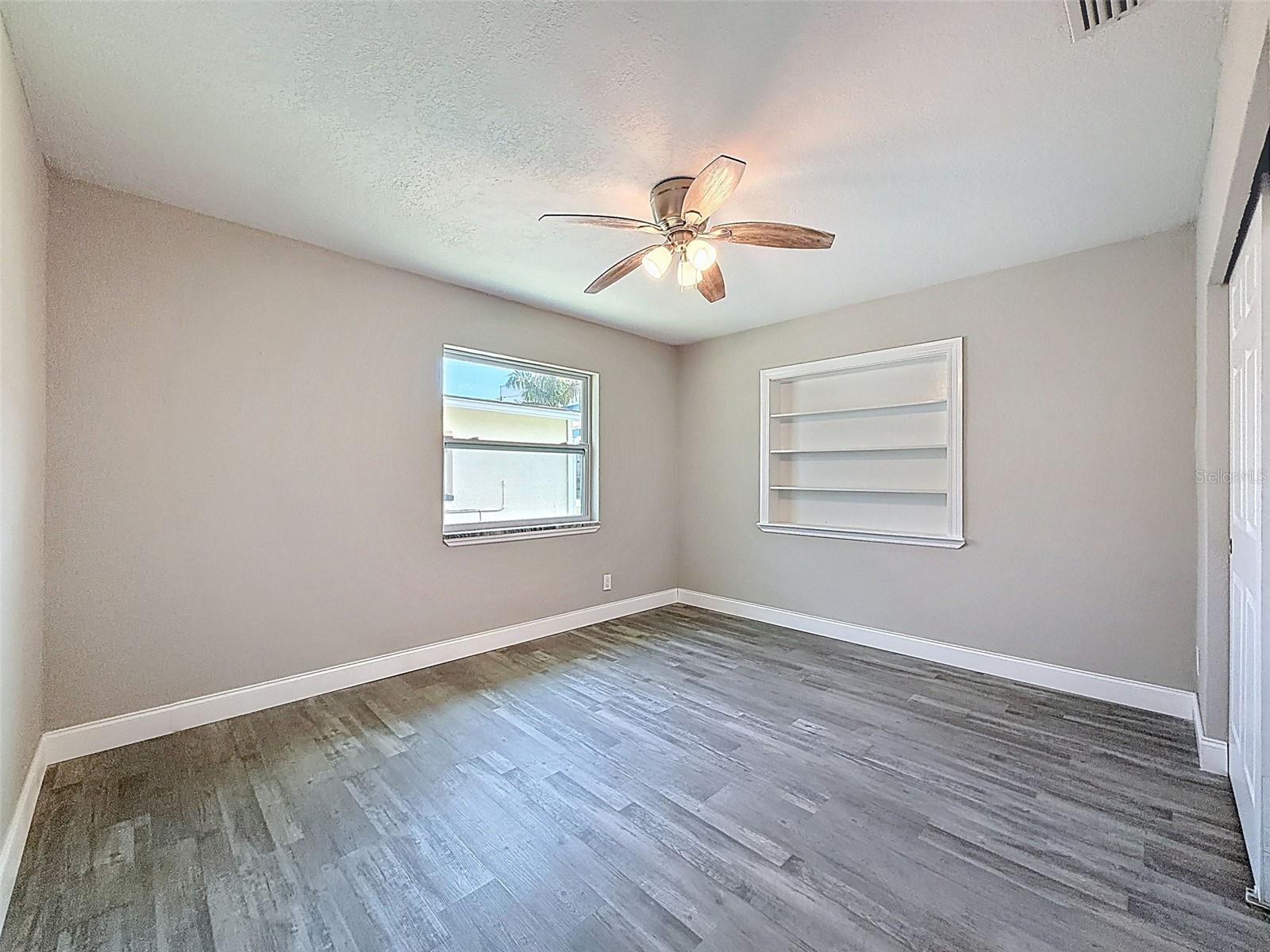 Image 24 of 39 For 4221 Shore Acres Boulevard Ne