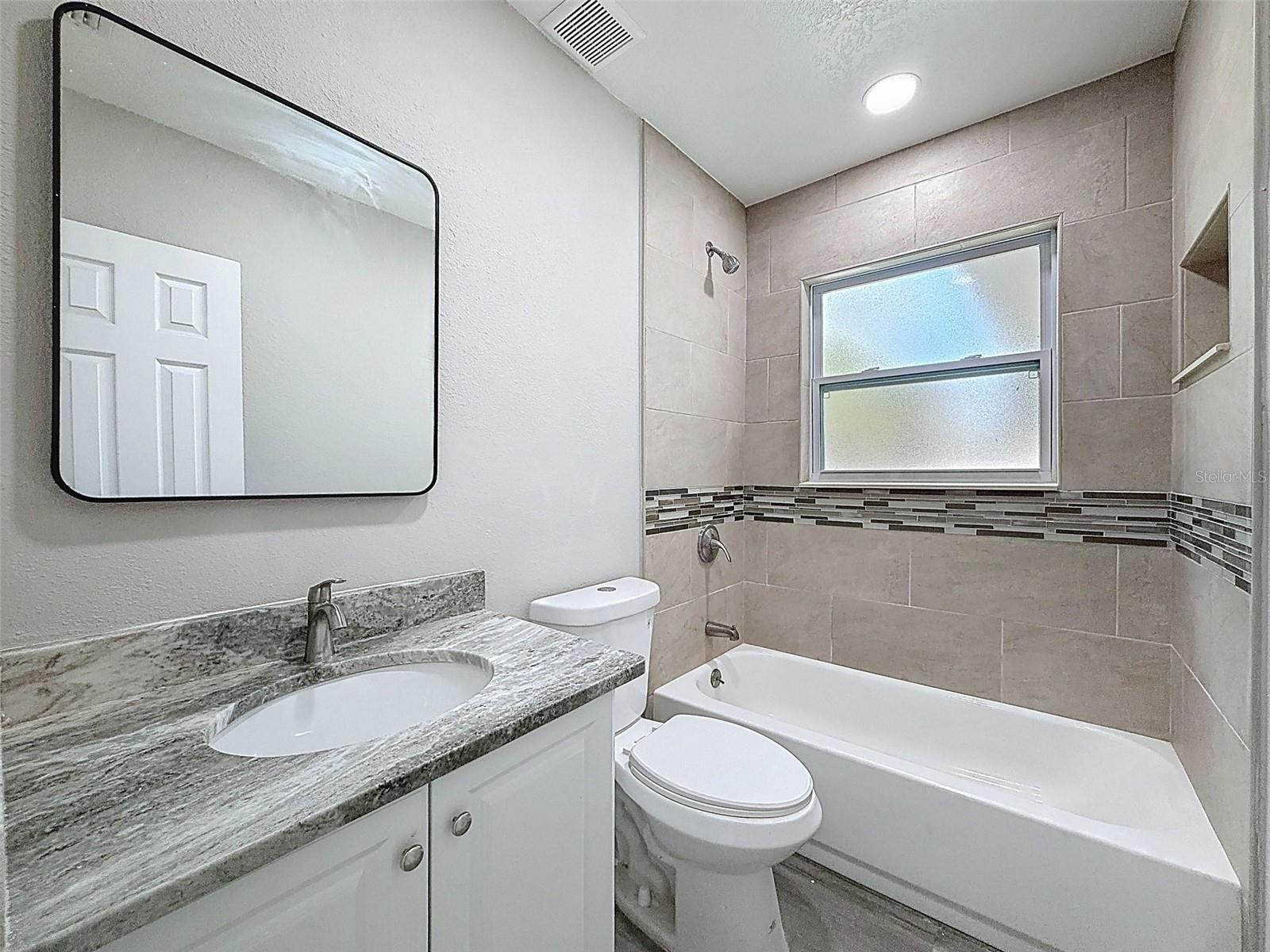 Image 28 of 39 For 4221 Shore Acres Boulevard Ne