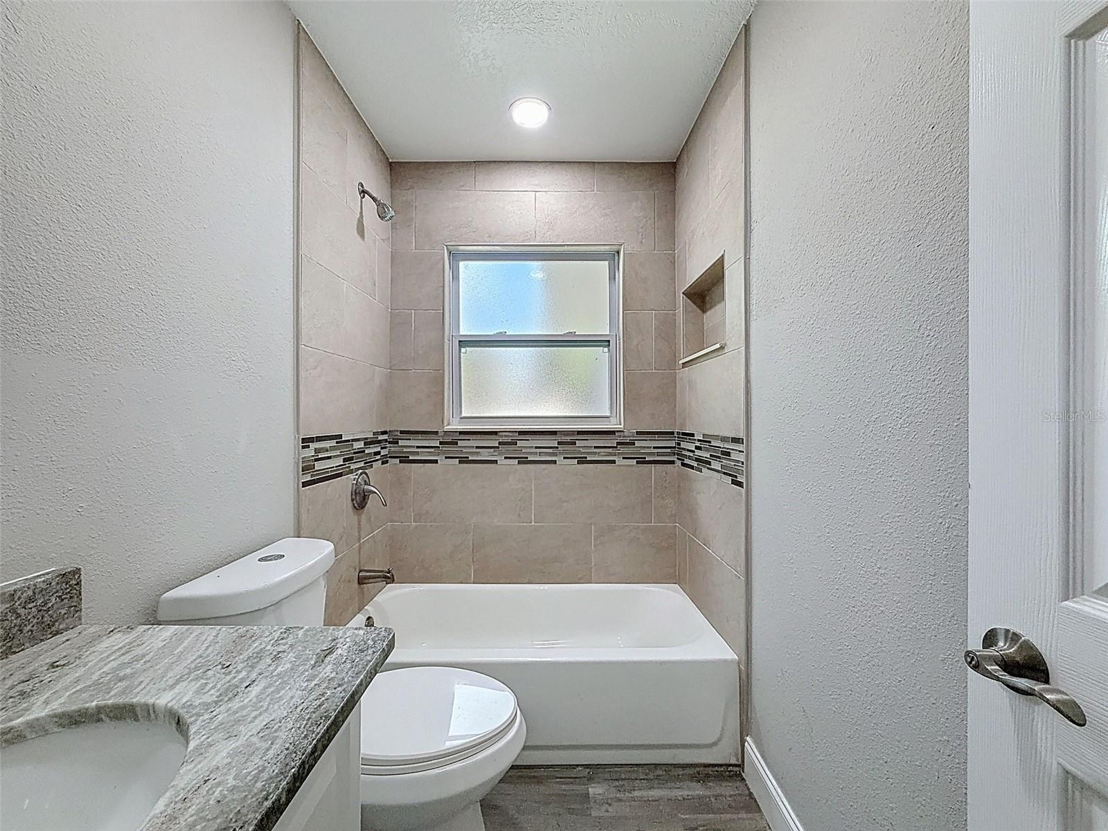 Image 29 of 39 For 4221 Shore Acres Boulevard Ne