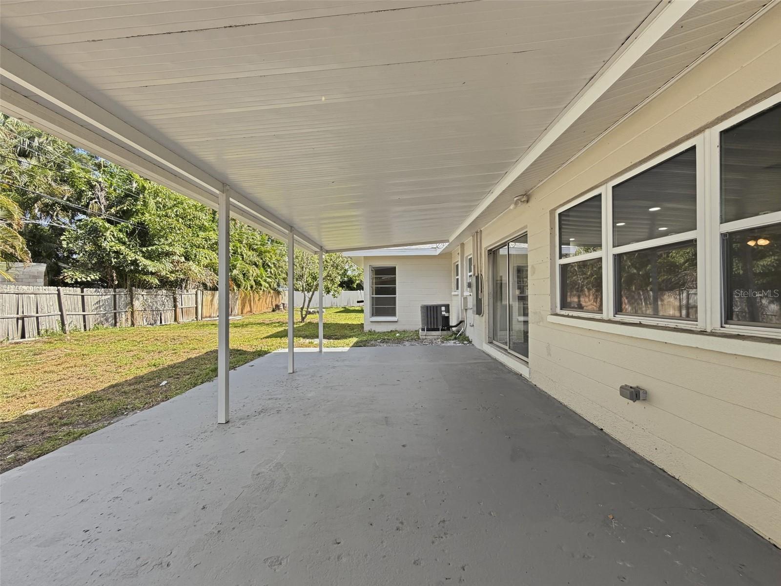 Image 31 of 39 For 4221 Shore Acres Boulevard Ne