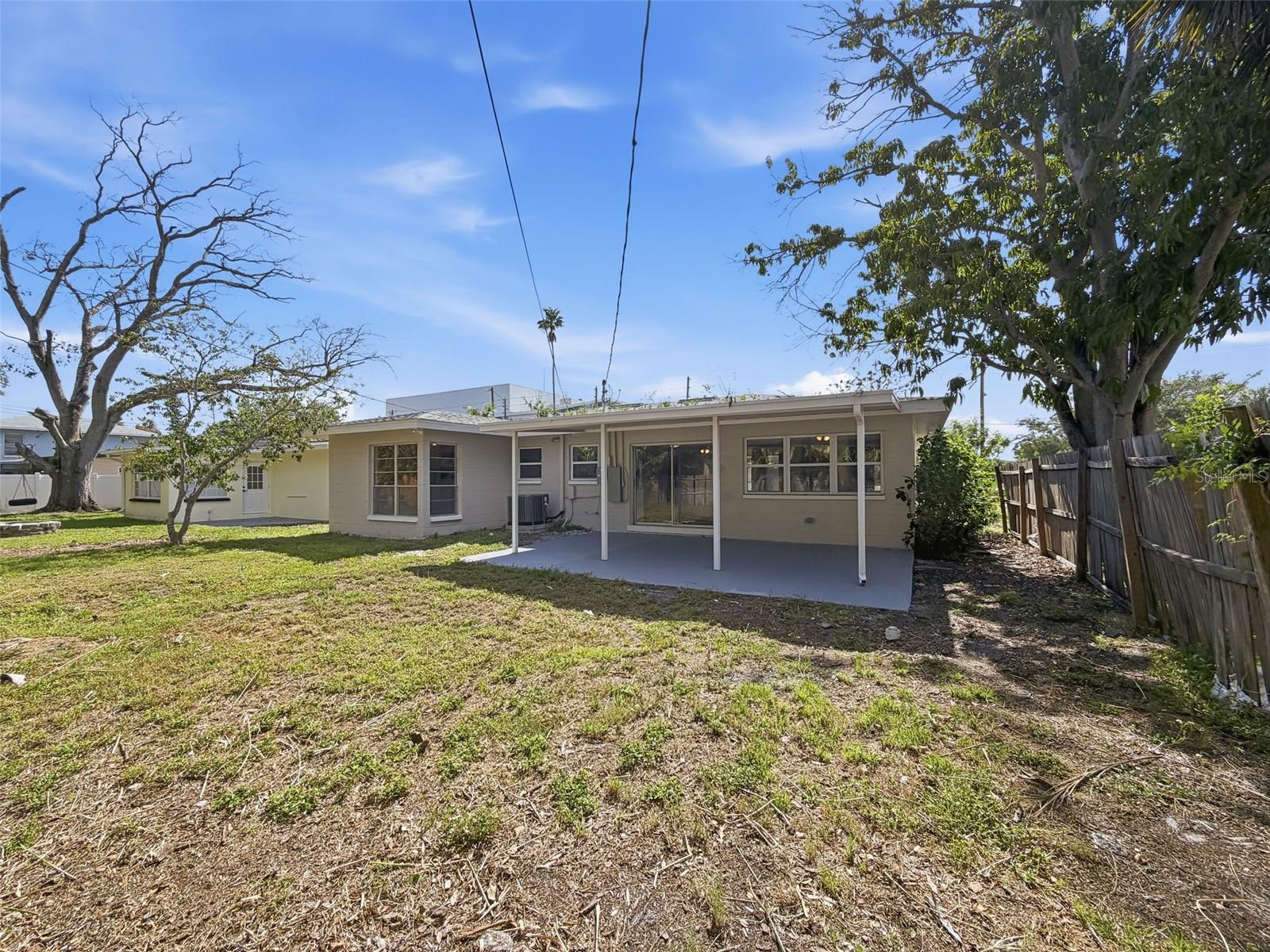 Image 33 of 39 For 4221 Shore Acres Boulevard Ne