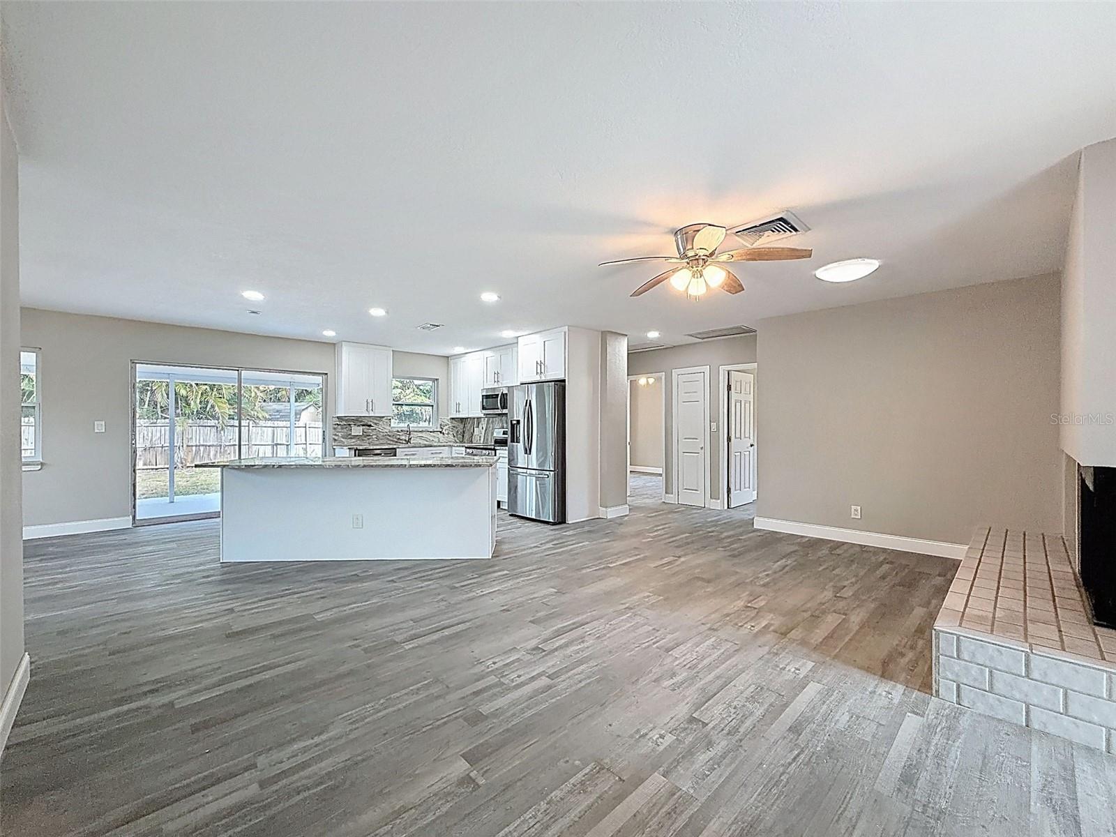 Image 4 of 39 For 4221 Shore Acres Boulevard Ne