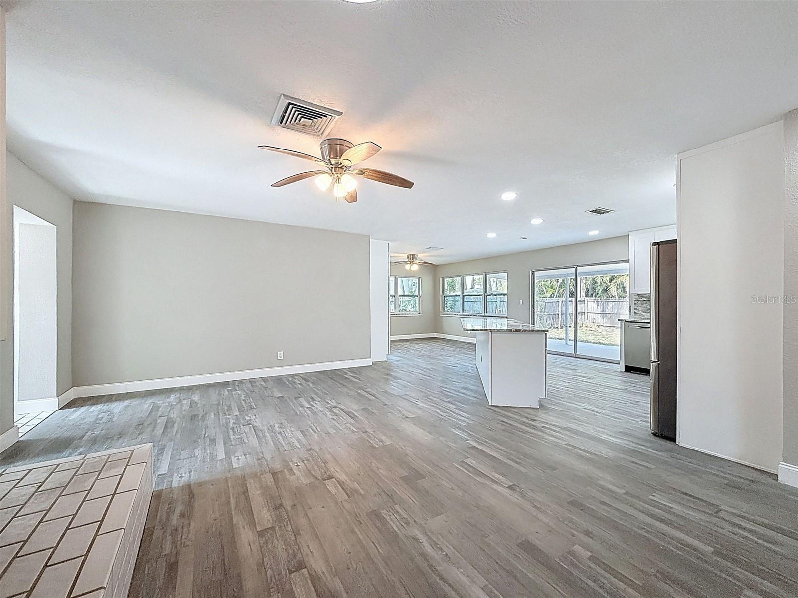 Image 7 of 39 For 4221 Shore Acres Boulevard Ne